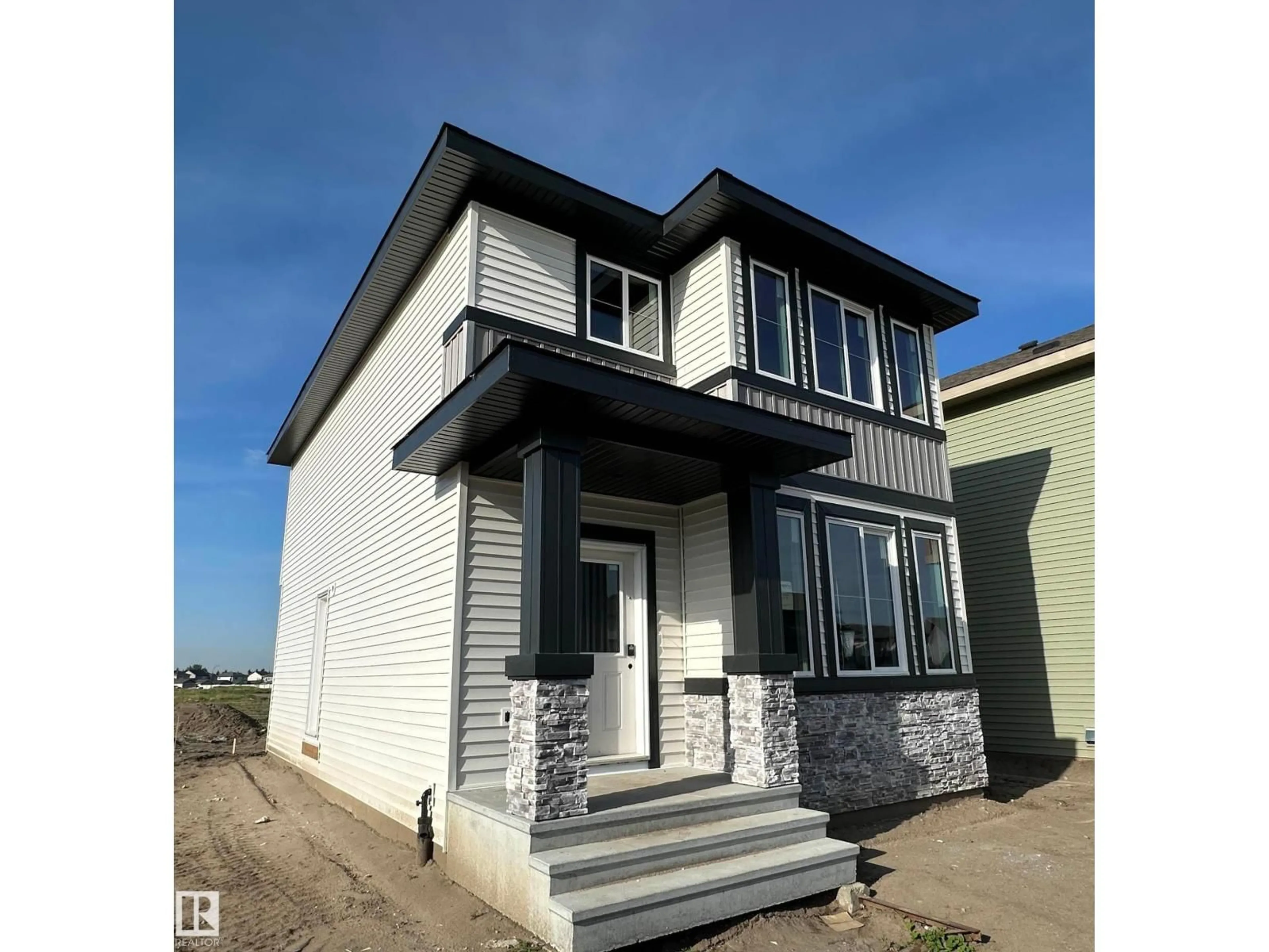 Home with vinyl exterior material, building for 25 FICUS WY, Fort Saskatchewan Alberta T8L0Z6