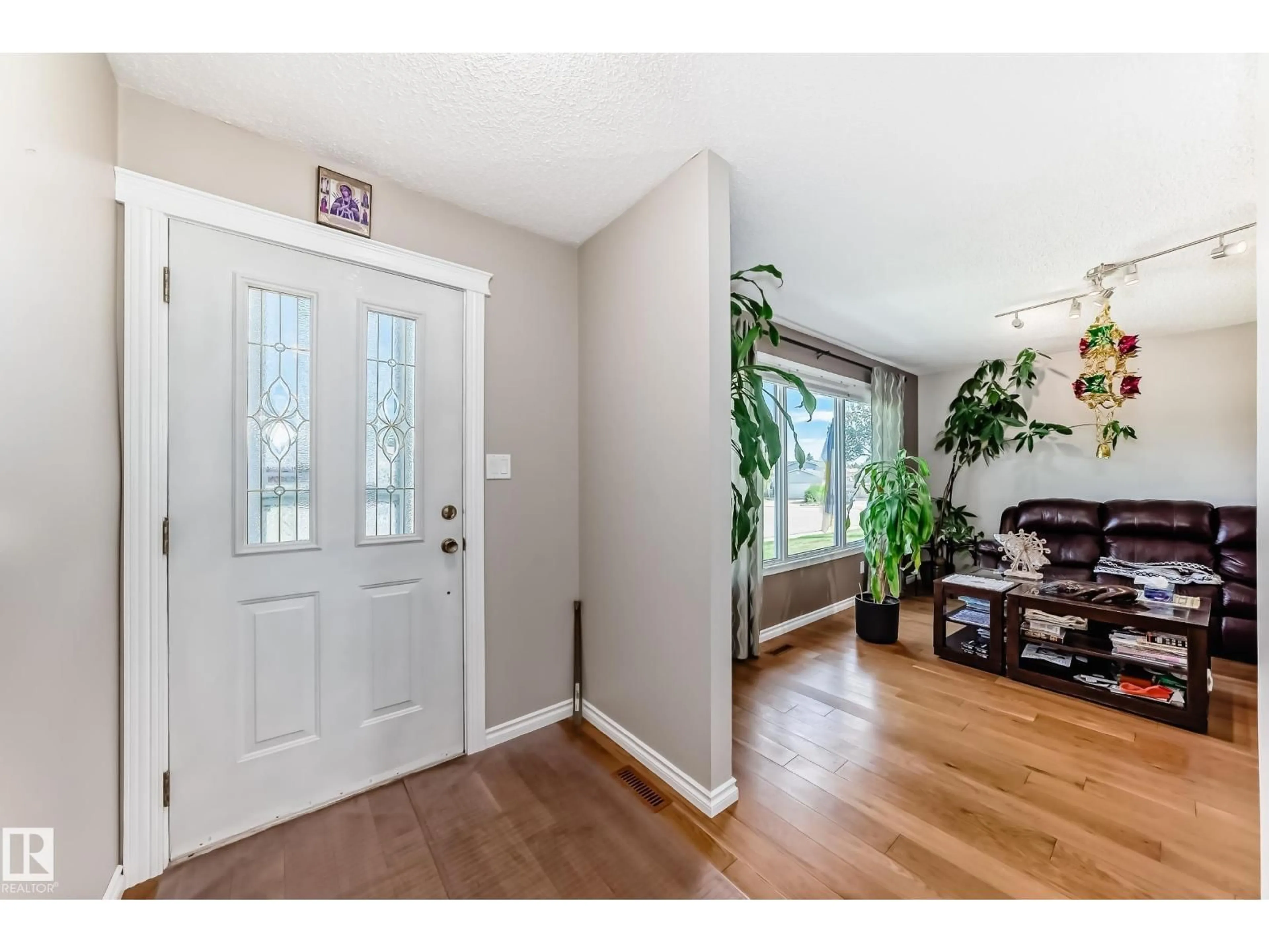 Indoor entryway for NW - 14608 29A ST, Edmonton Alberta T5Y2A2