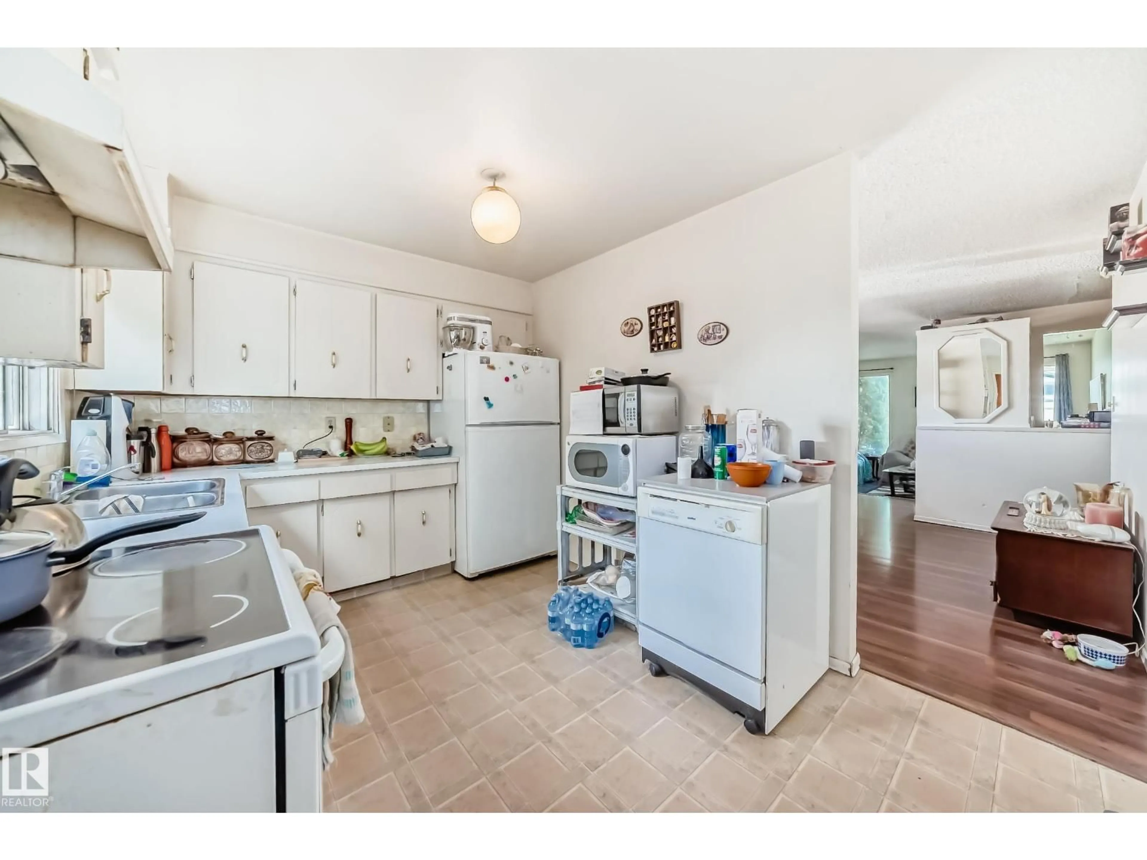 Unknown for NW - 1720 49A ST, Edmonton Alberta T6L3K6