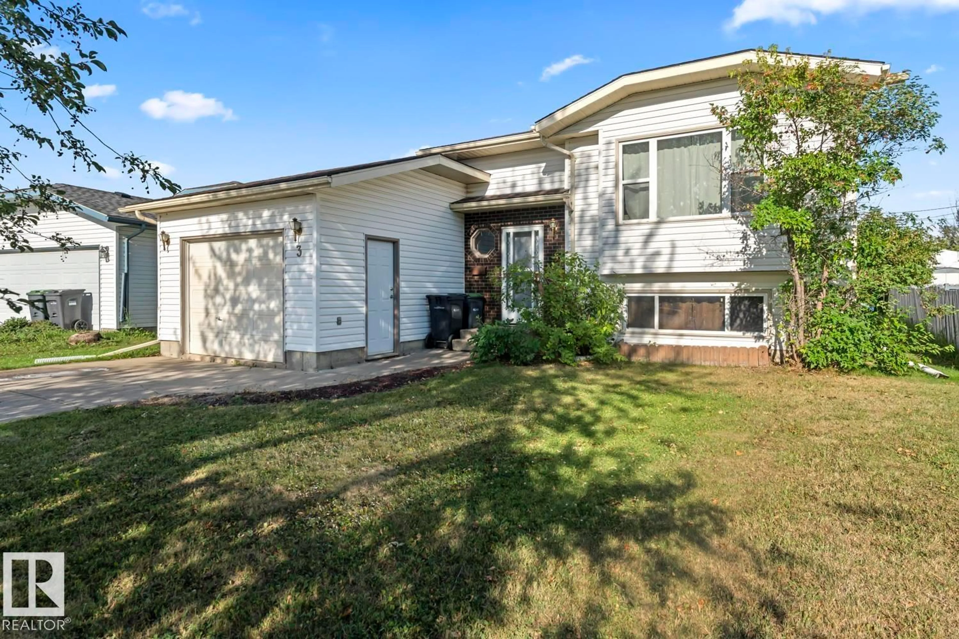 Home with vinyl exterior material, street for 3 9 STREET CL, Cold Lake Alberta T9M1K1