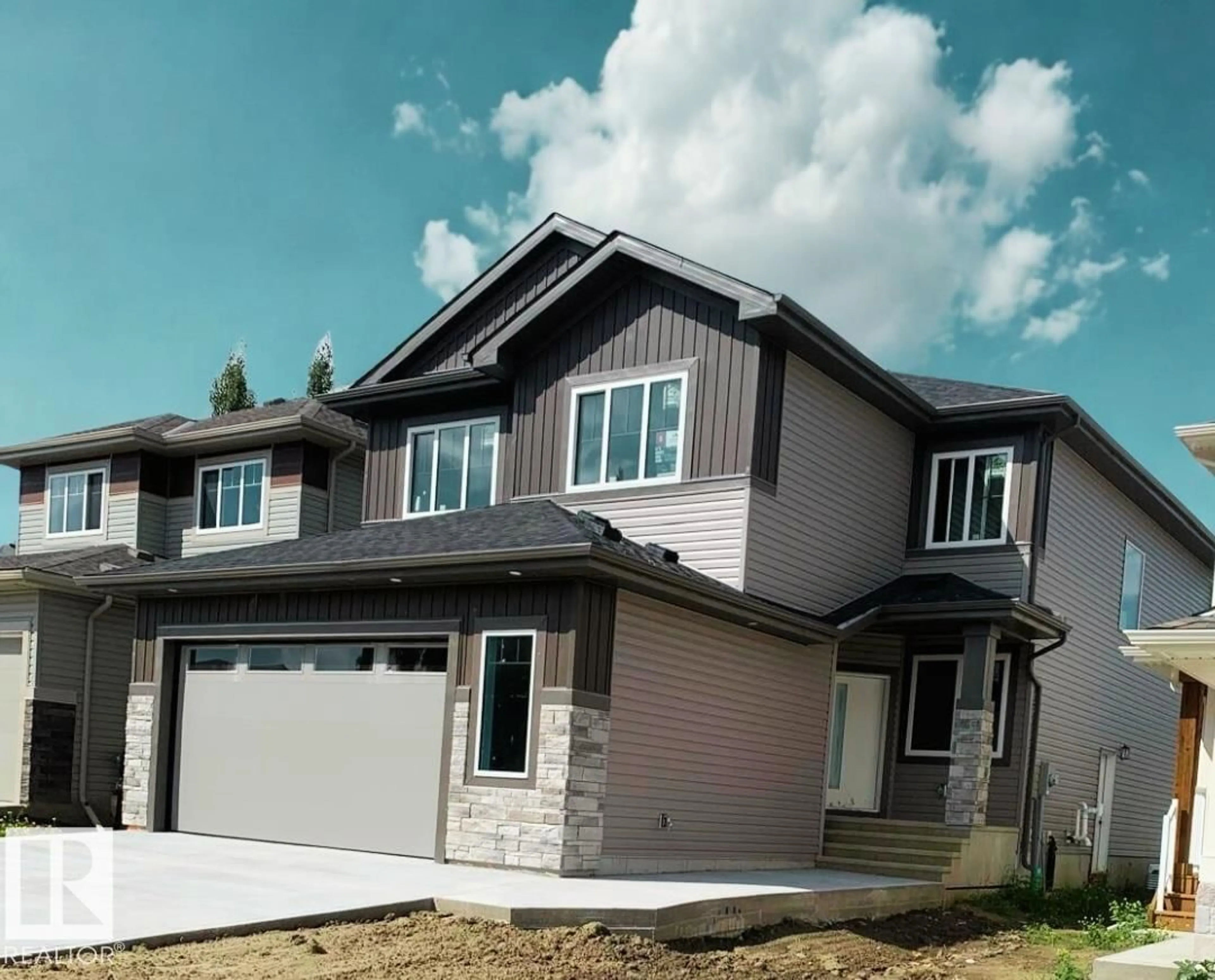 Home with vinyl exterior material, street for 3 HORIZON LI, Spruce Grove Alberta T7X0X5