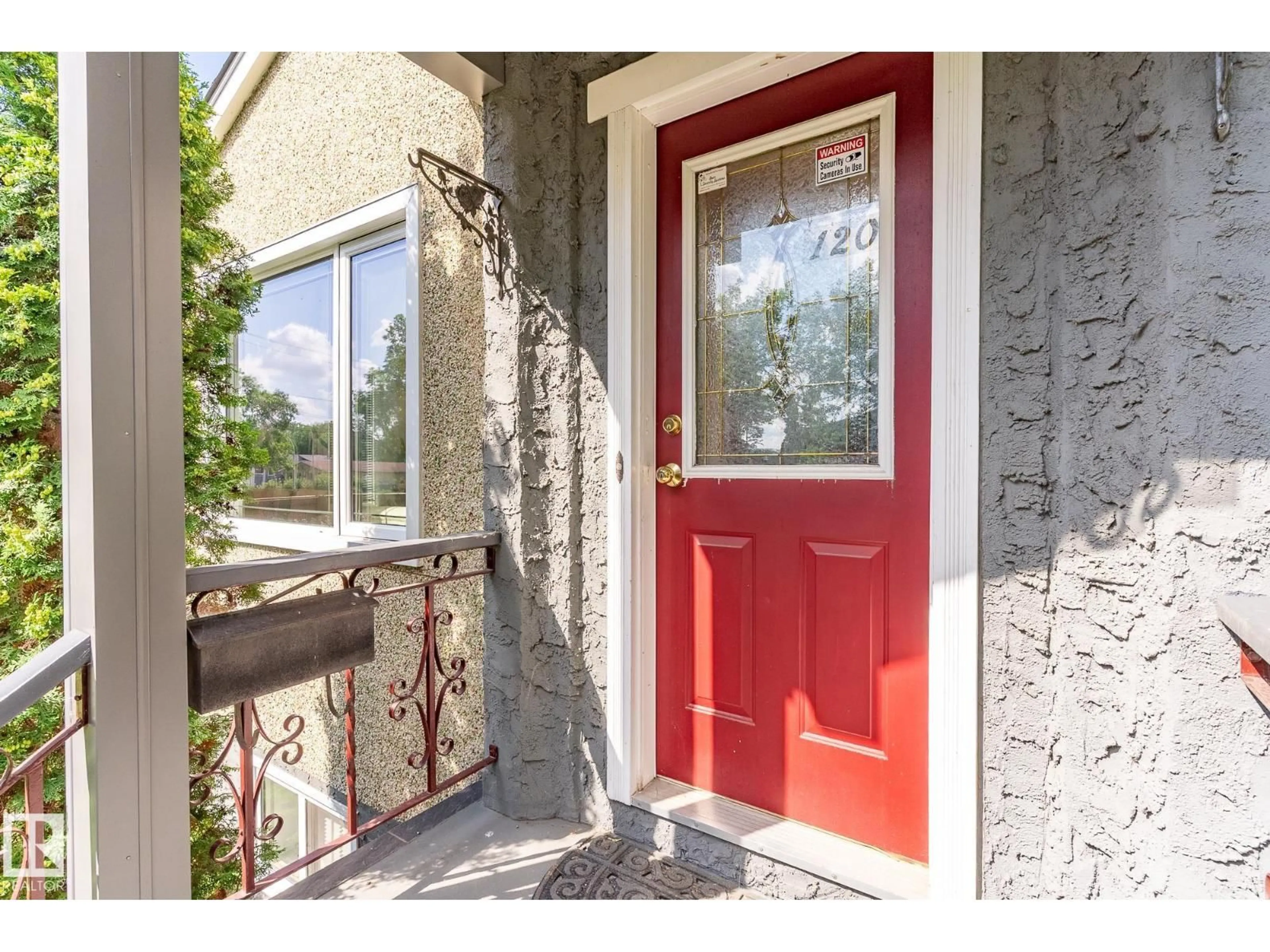Indoor entryway for NW - 12008 79 ST, Edmonton Alberta T5B2L3