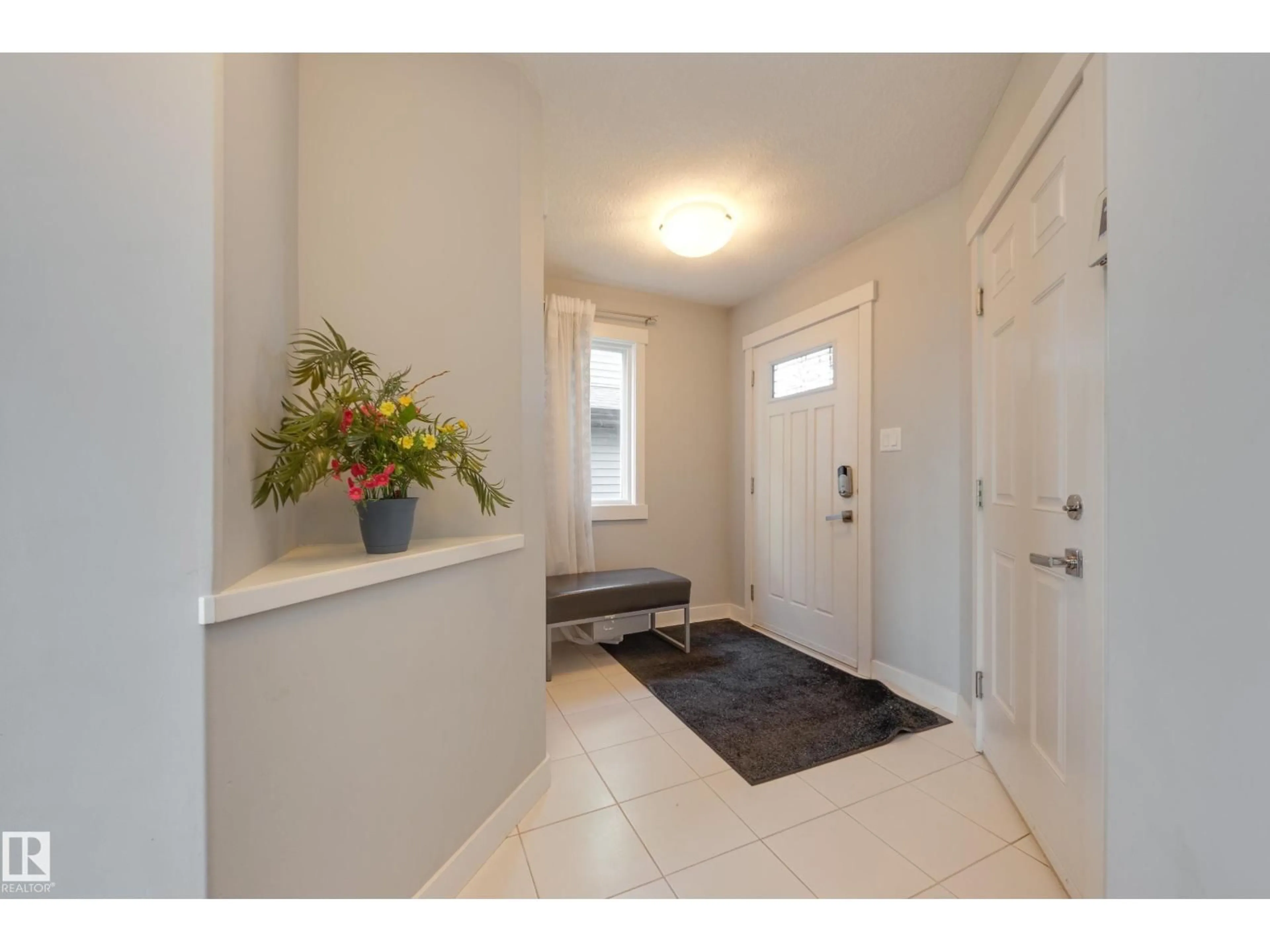 Indoor entryway for 3458 WEIDLE WY, Edmonton Alberta T6X1Z4