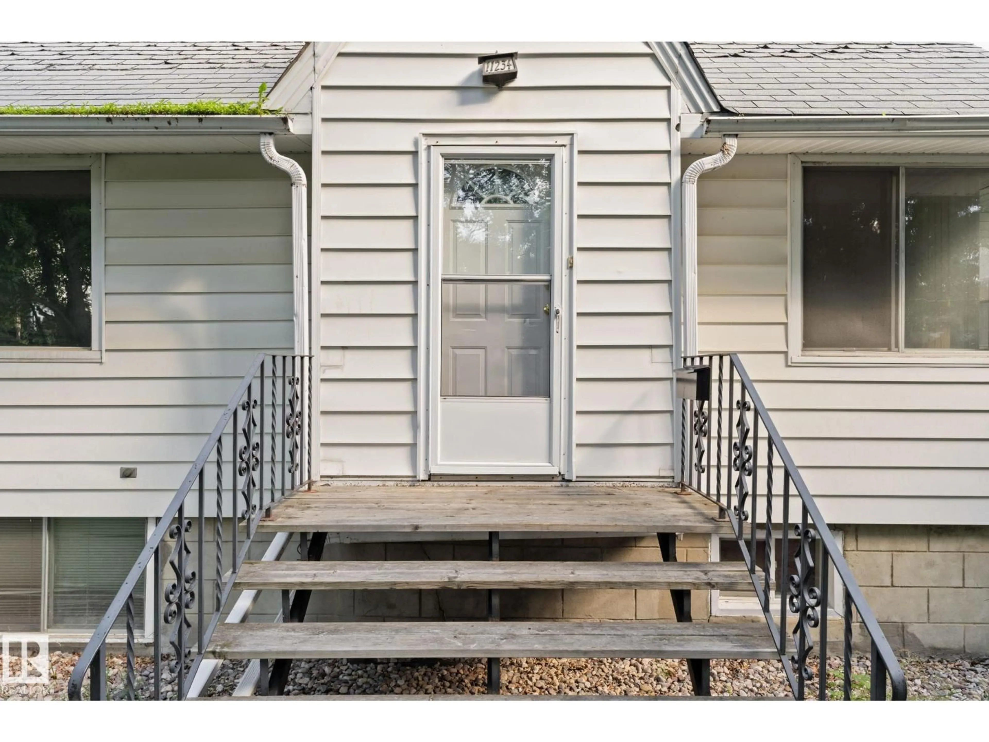 Unknown for 11234 71 AV, Edmonton Alberta T6G0A6