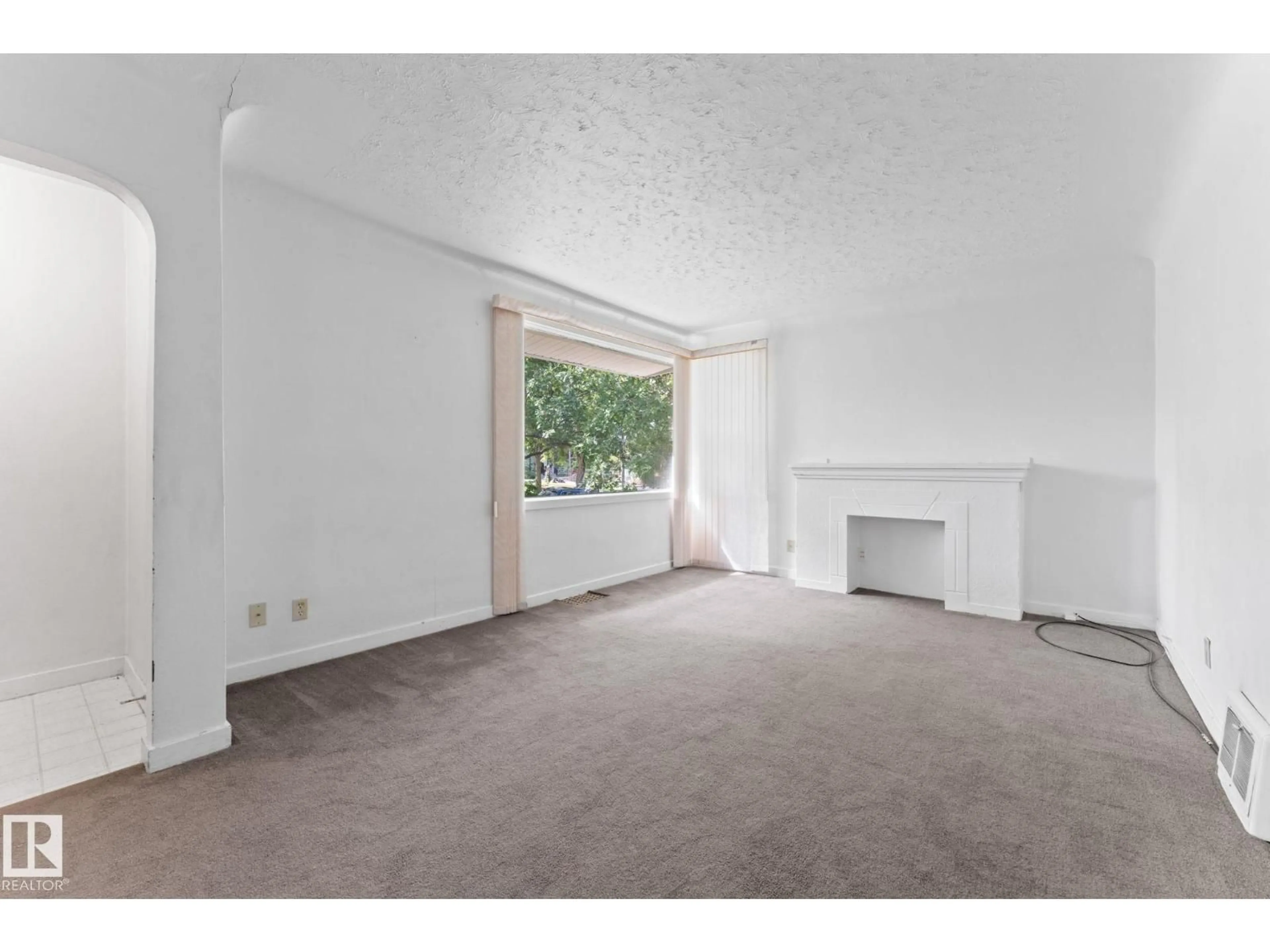 A pic of a room for 11234 71 AV, Edmonton Alberta T6G0A6
