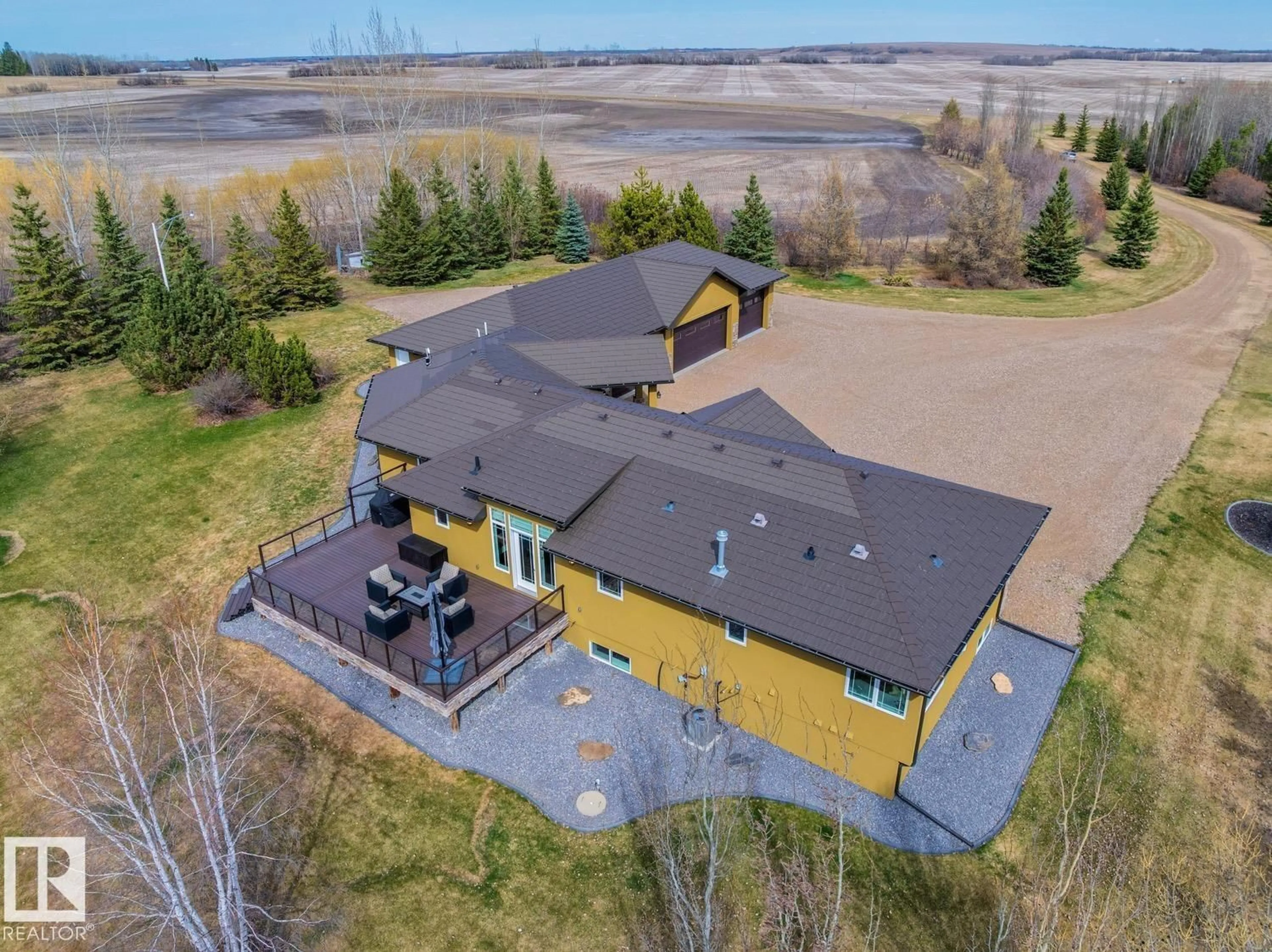 A pic from outside/outdoor area/front of a property/back of a property/a pic from drone, building for 52426 RGE RD 134, Rural Minburn County Alberta T0B2S0