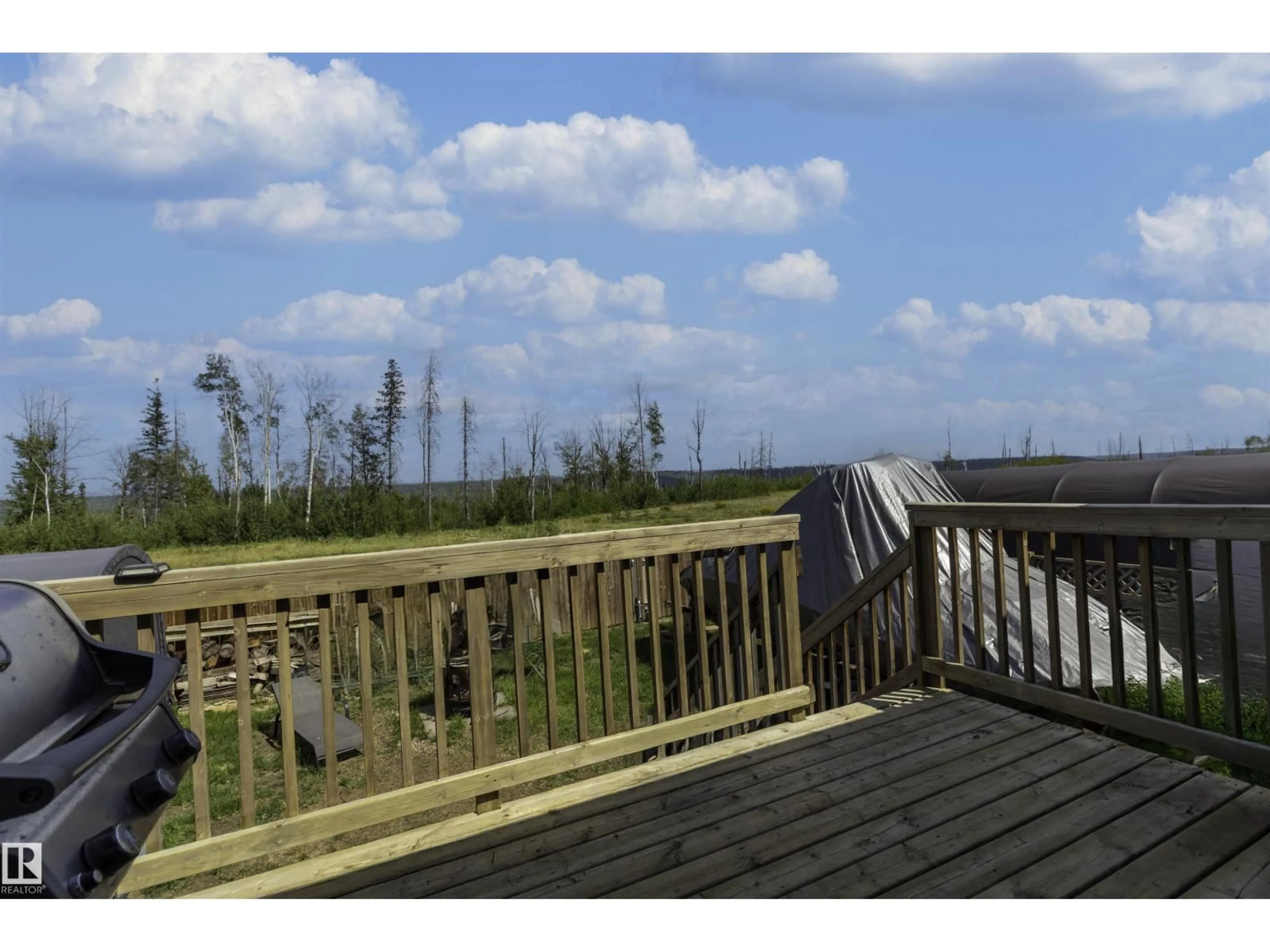 Patio, water/lake/river/ocean view for 506 ATHABASCA AV, Fort McMurray Alberta T9J1G8