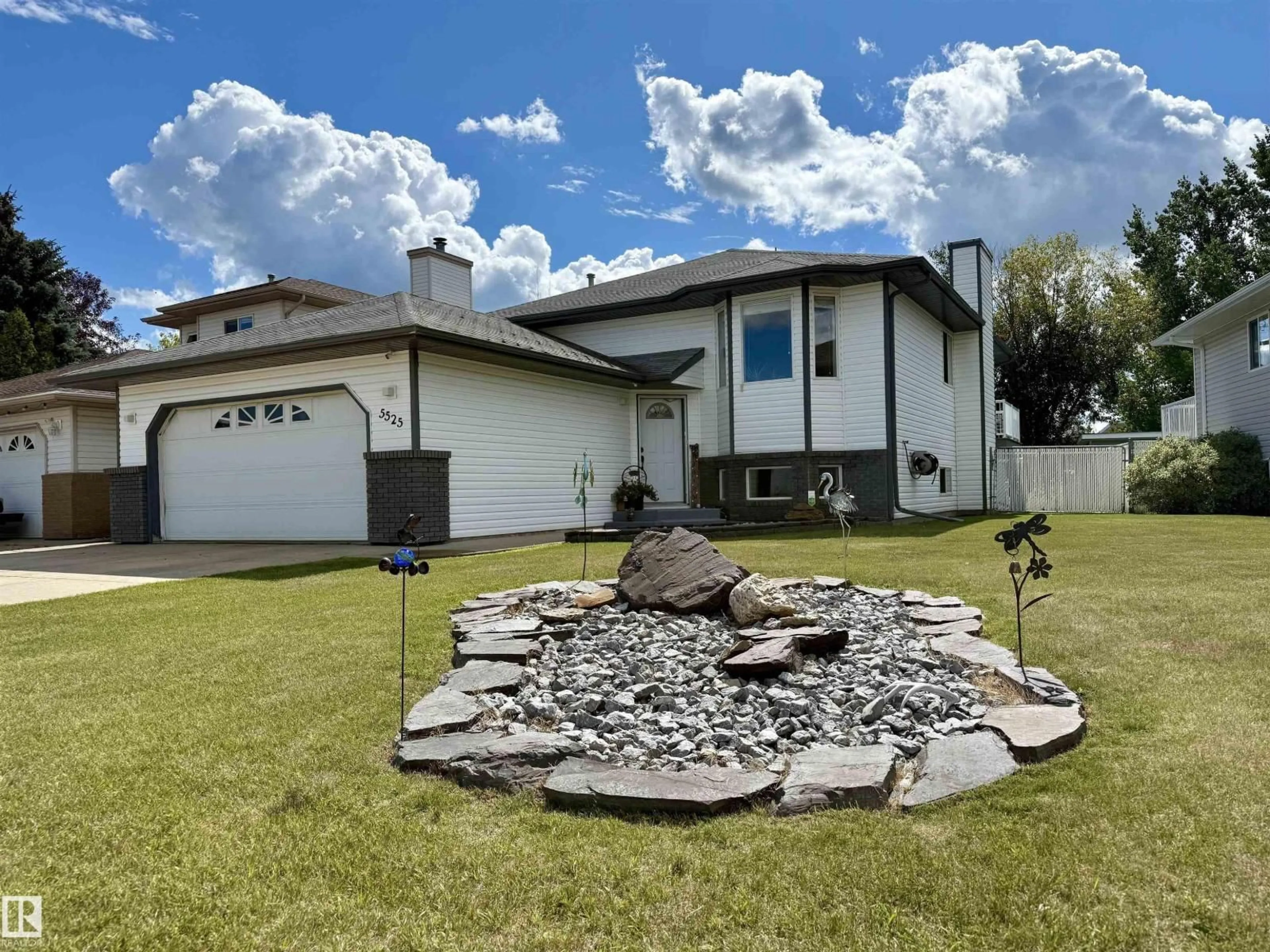 Home with vinyl exterior material, unknown for 5525 54 AV, St. Paul Town Alberta T0A3A1