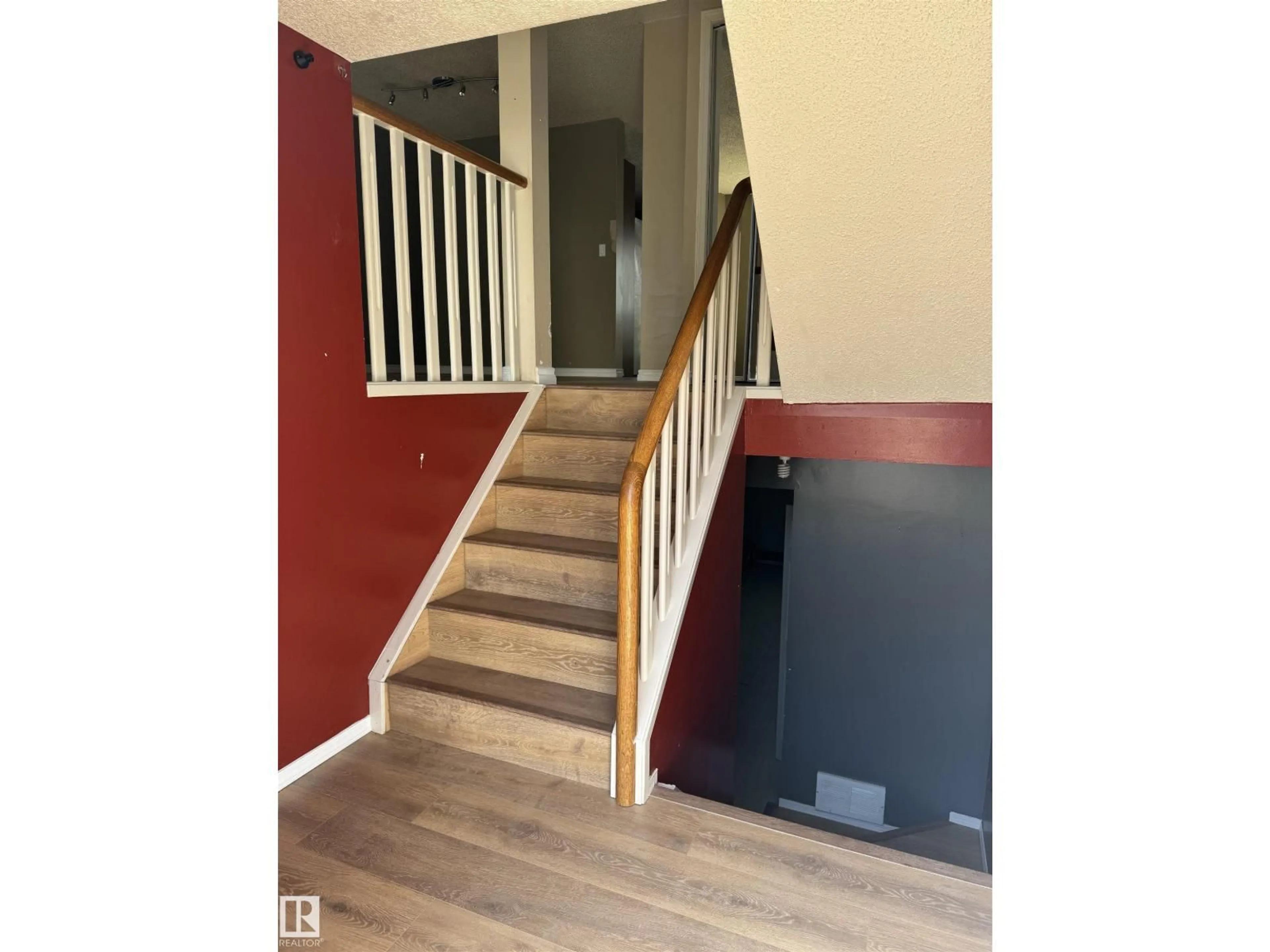 Unknown for #8 - 11718 97 ST, Edmonton Alberta T5G1Y2