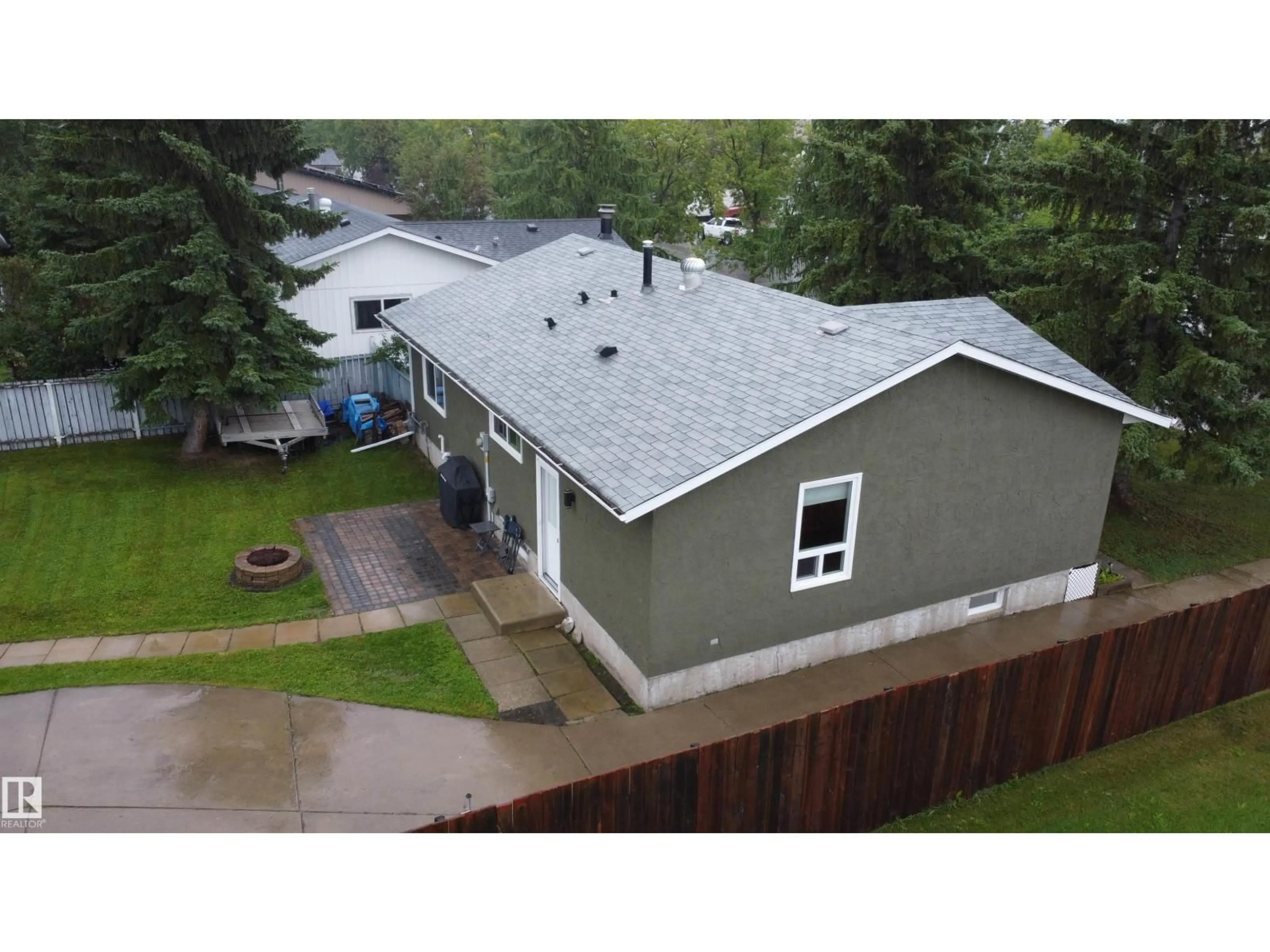 A pic from outside/outdoor area/front of a property/back of a property/a pic from drone, unknown for 3614 CALEDONIA DR, Leduc Alberta T9E6G4
