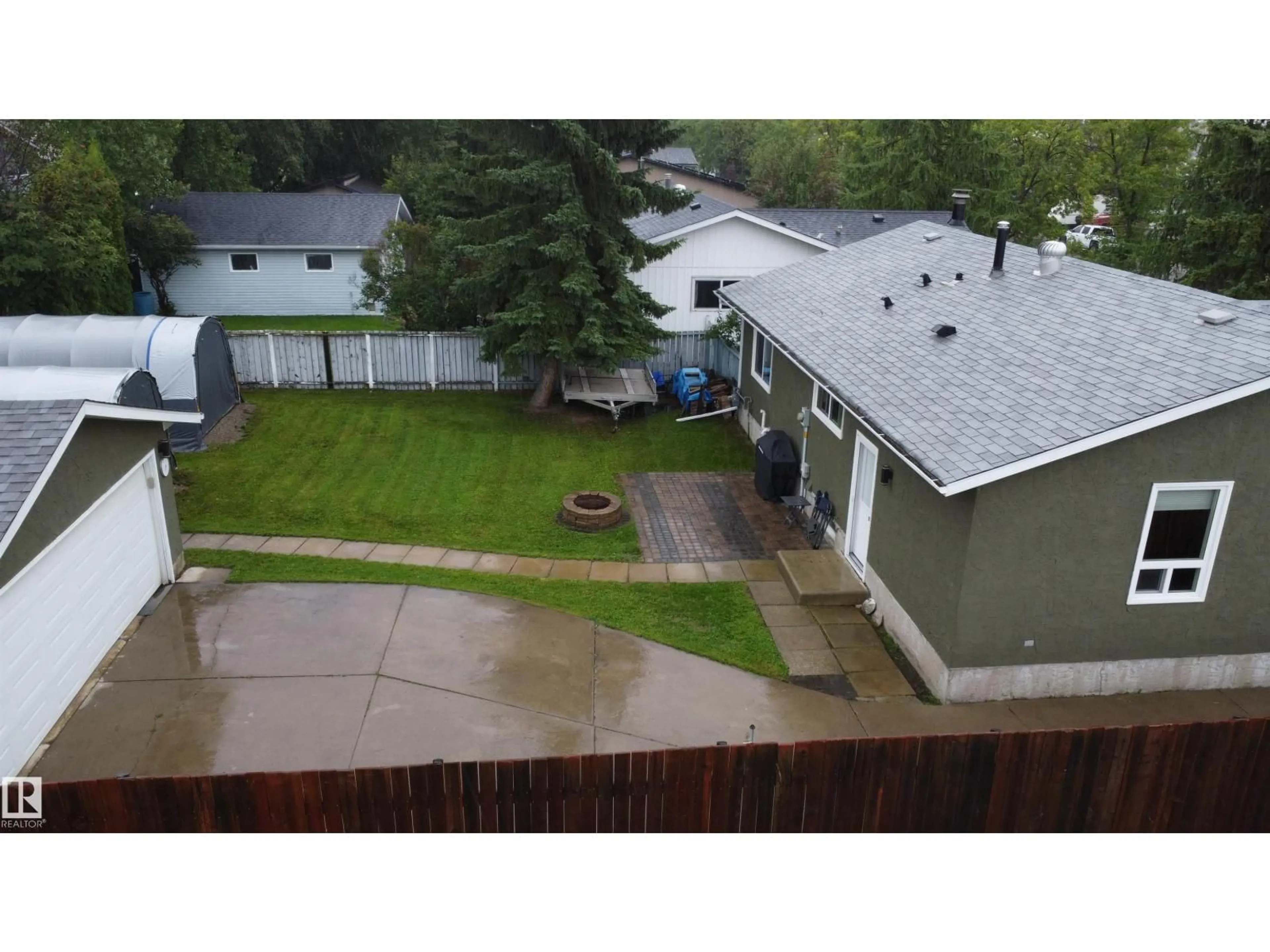 A pic from outside/outdoor area/front of a property/back of a property/a pic from drone, unknown for 3614 CALEDONIA DR, Leduc Alberta T9E6G4