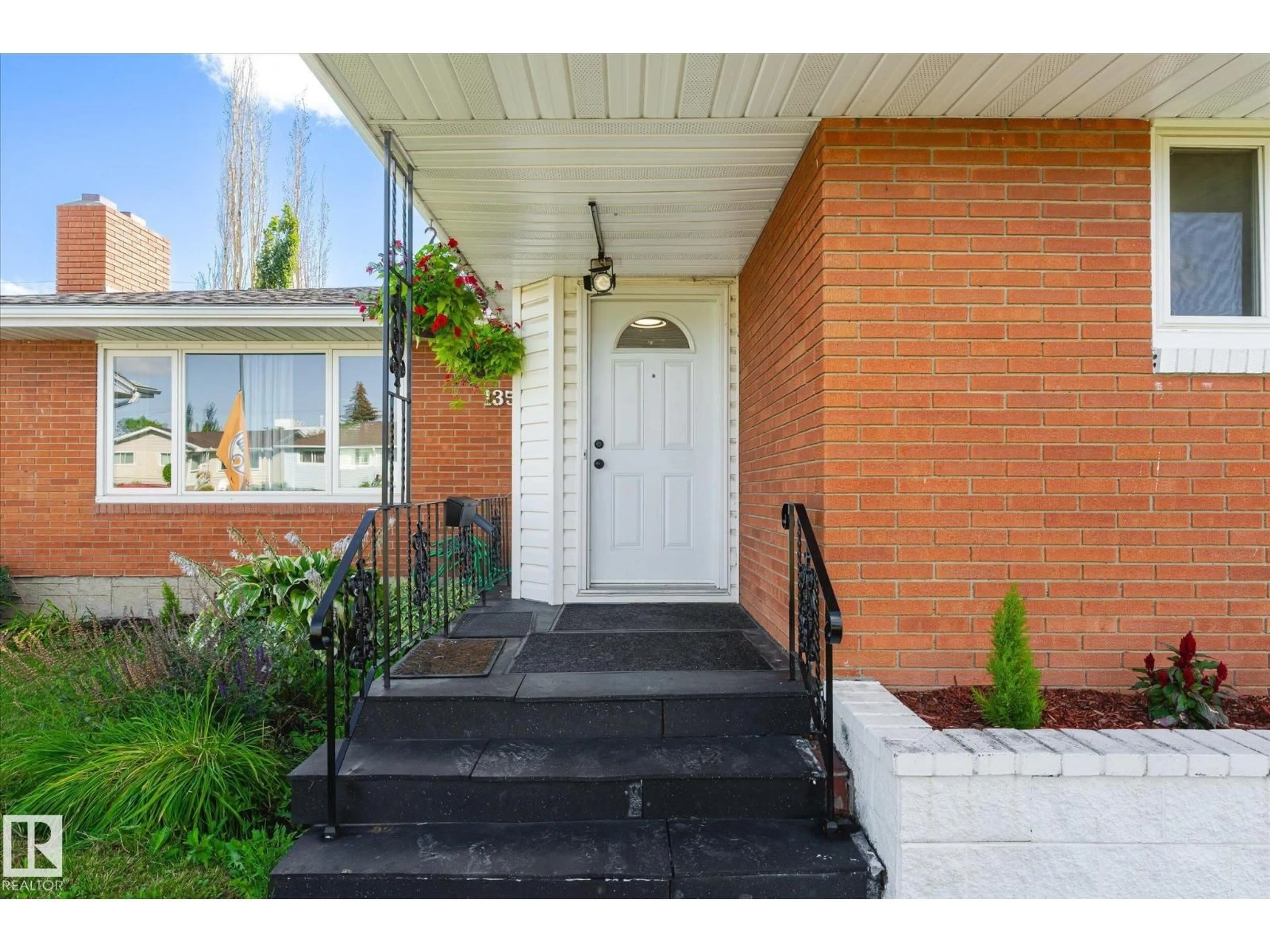 Unknown for NW - 13543 139 ST, Edmonton Alberta T5L2C5