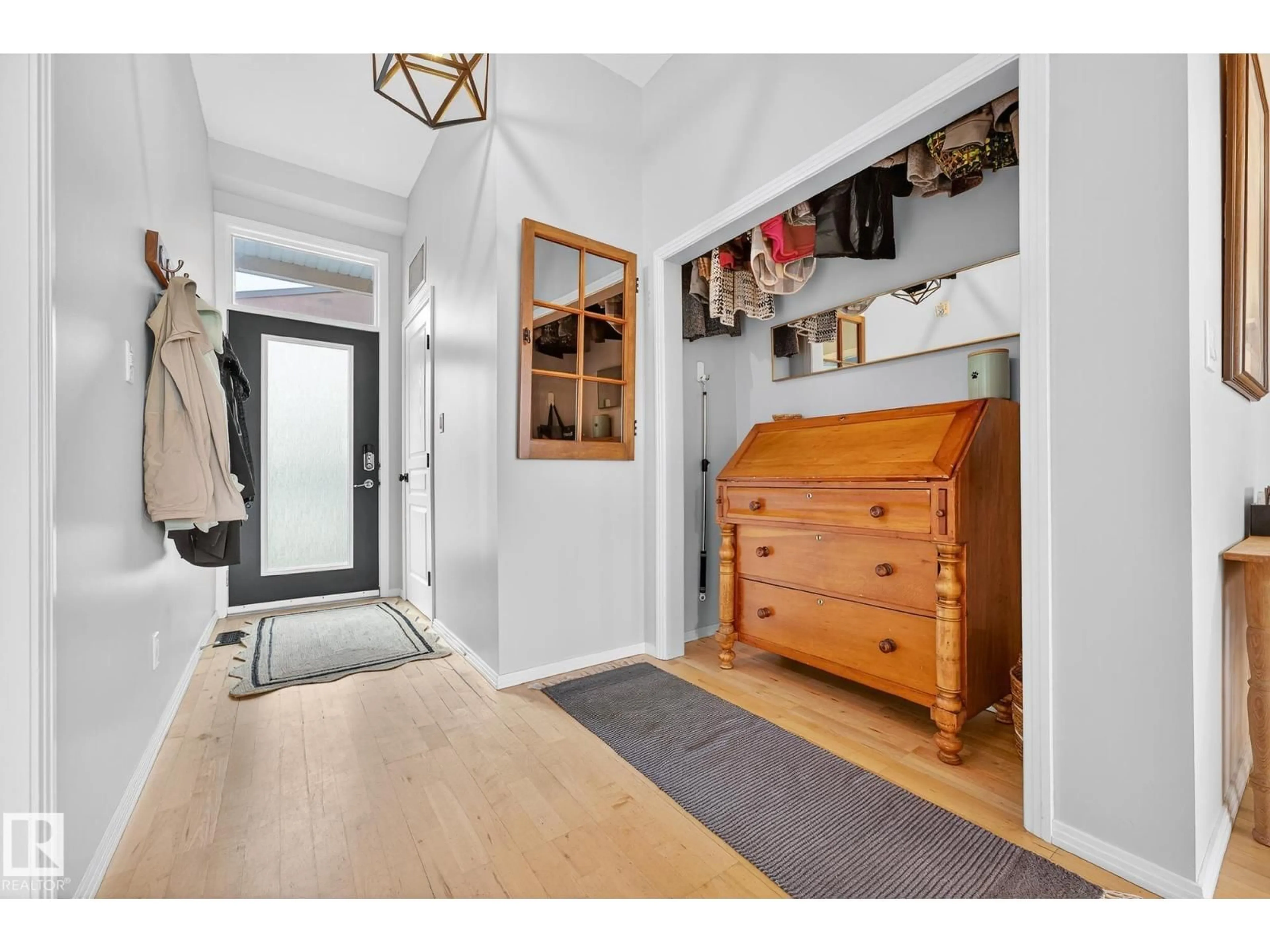 Indoor entryway for 430 - 10407 122 ST, Edmonton Alberta T5N4B8