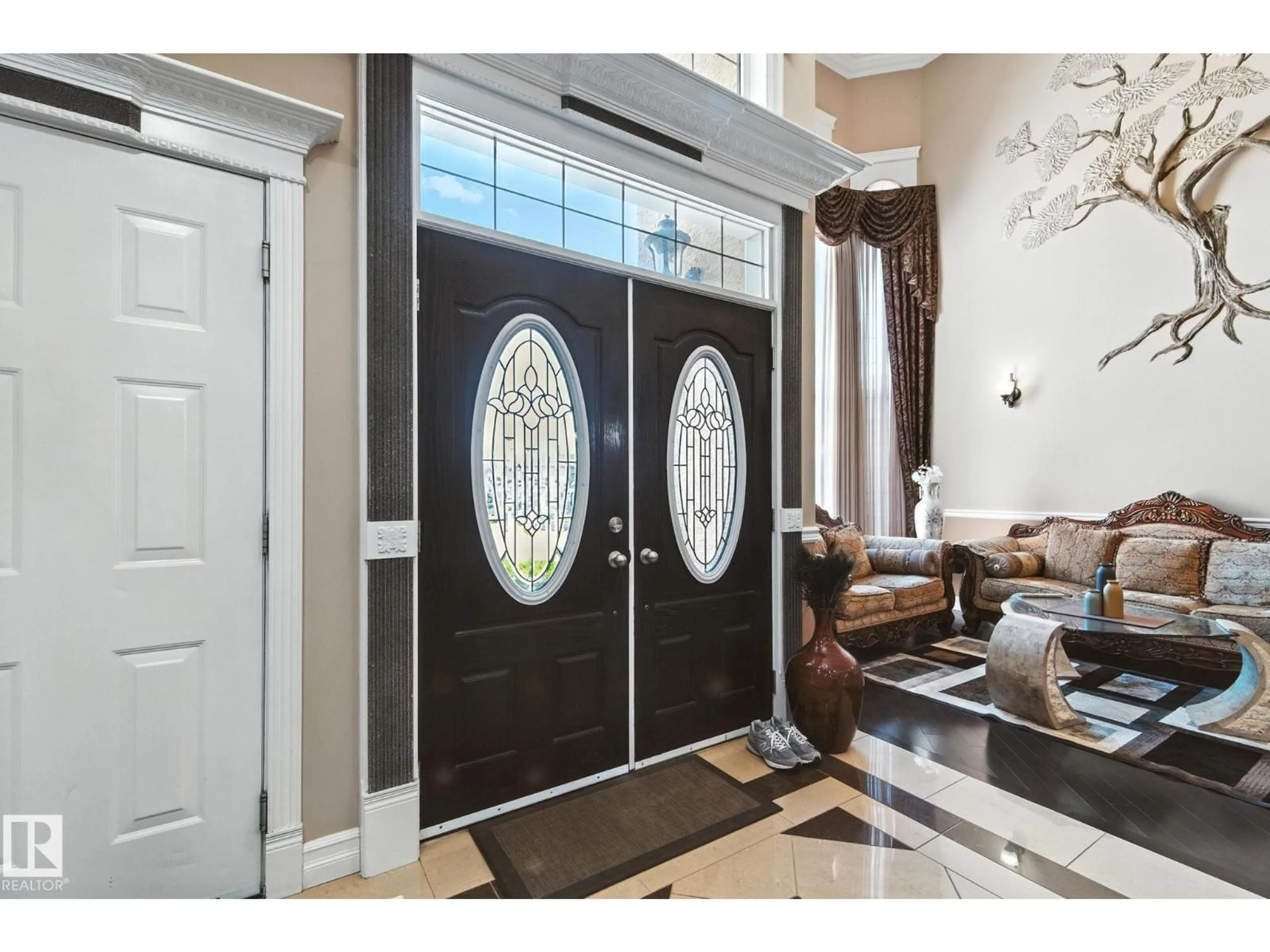Indoor entryway for 16414 60A ST, Edmonton Alberta T5Y0G4
