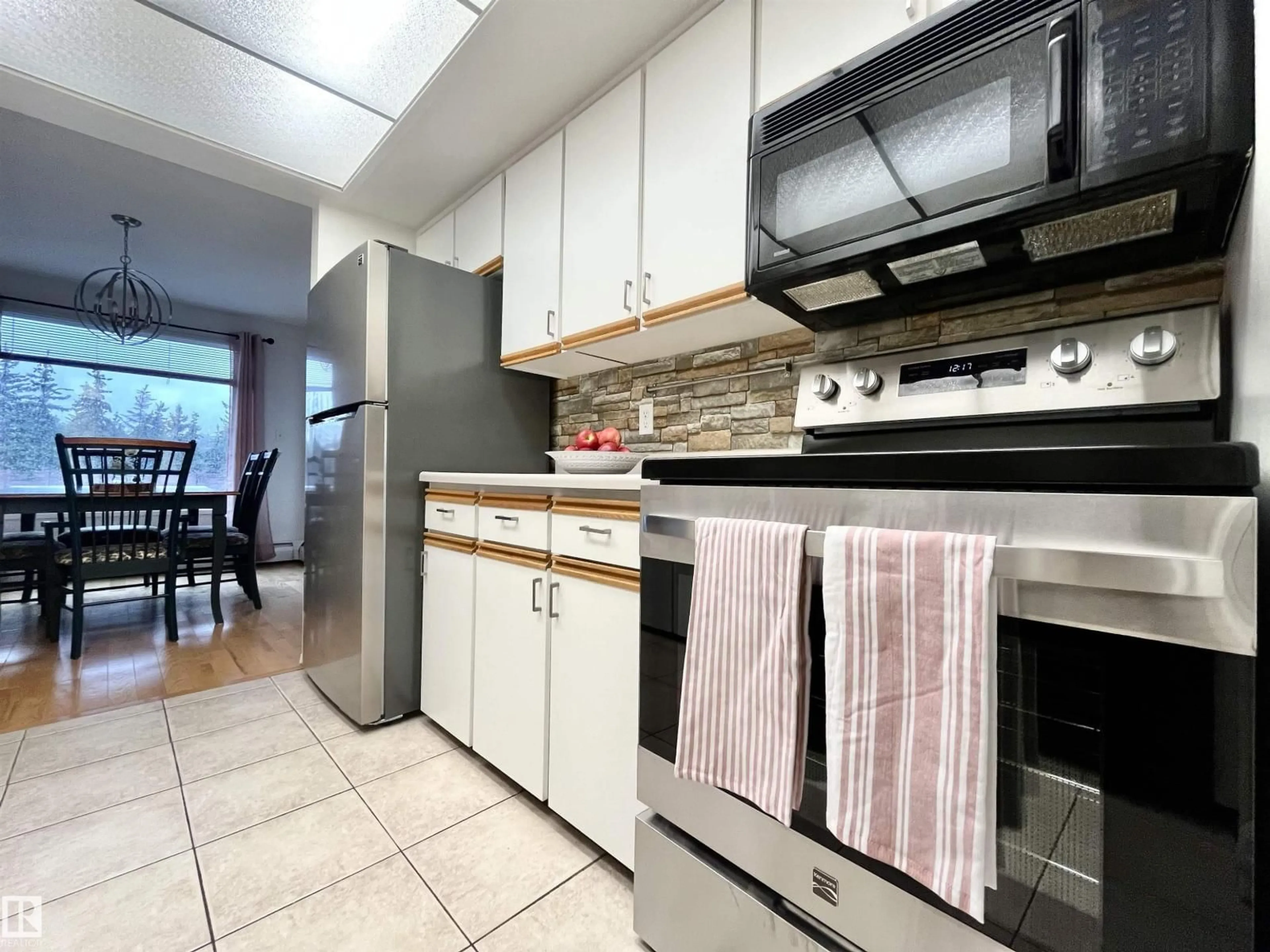 Standard kitchen, ceramic/tile floor for 4404 - 233 122 ST, Edmonton Alberta T6J4A9