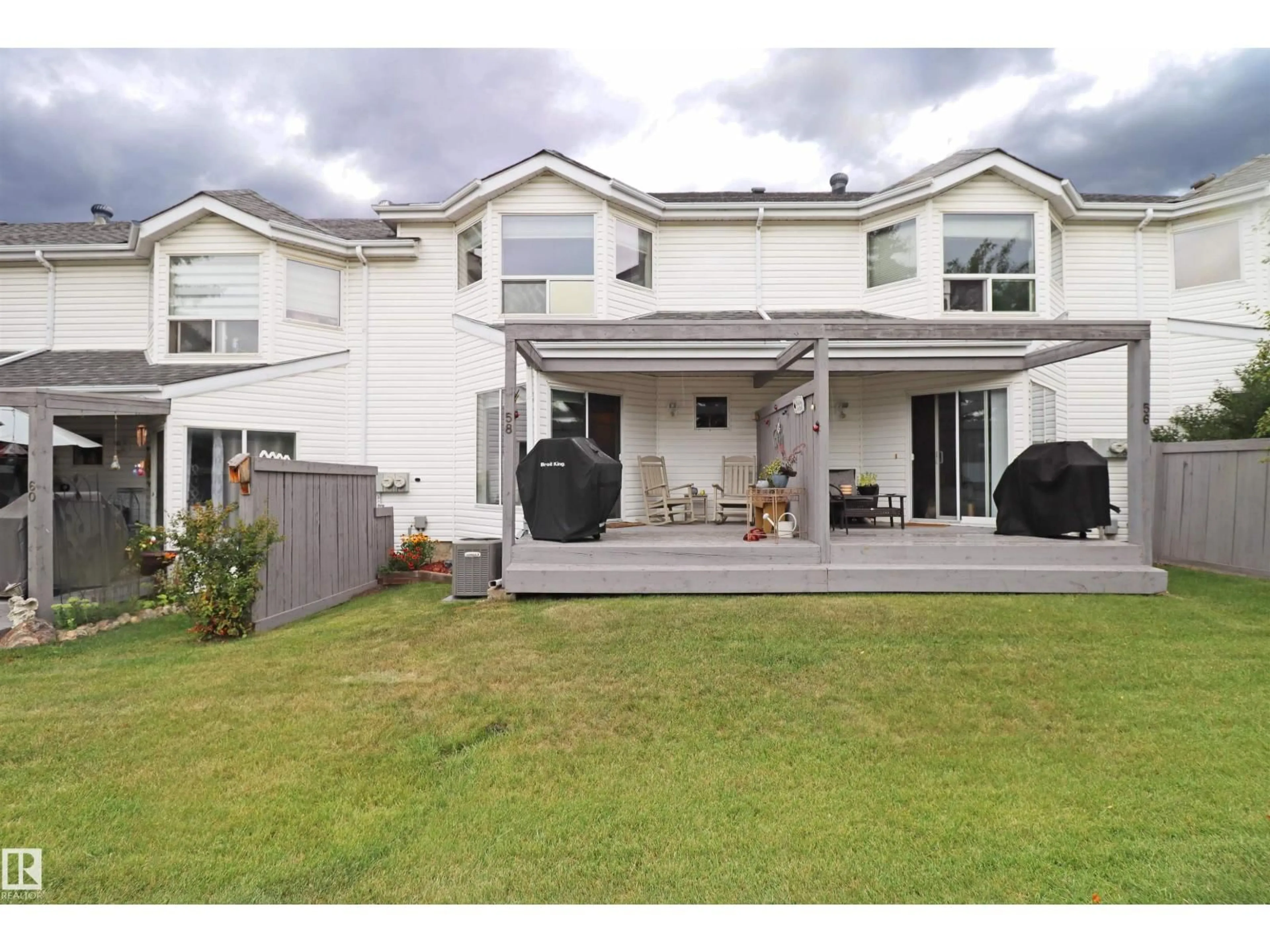 A pic from outside/outdoor area/front of a property/back of a property/a pic from drone, street for 603 - 58 YOUVILLE DR E NW, Edmonton Alberta T6L6V8