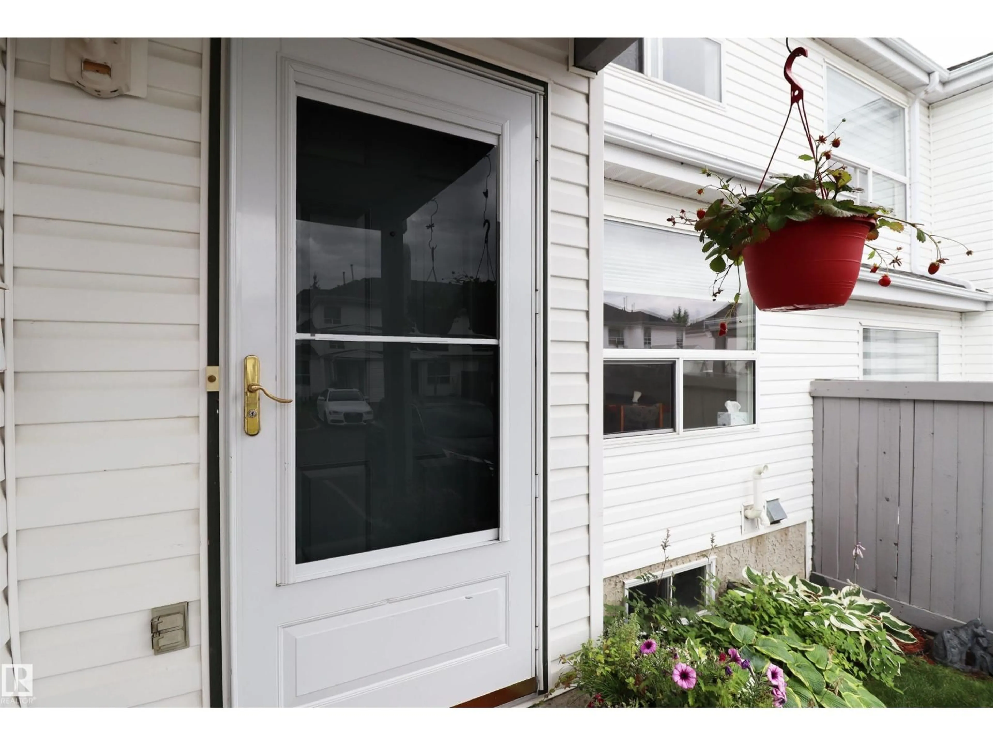Indoor entryway for 603 - 58 YOUVILLE DR E NW, Edmonton Alberta T6L6V8