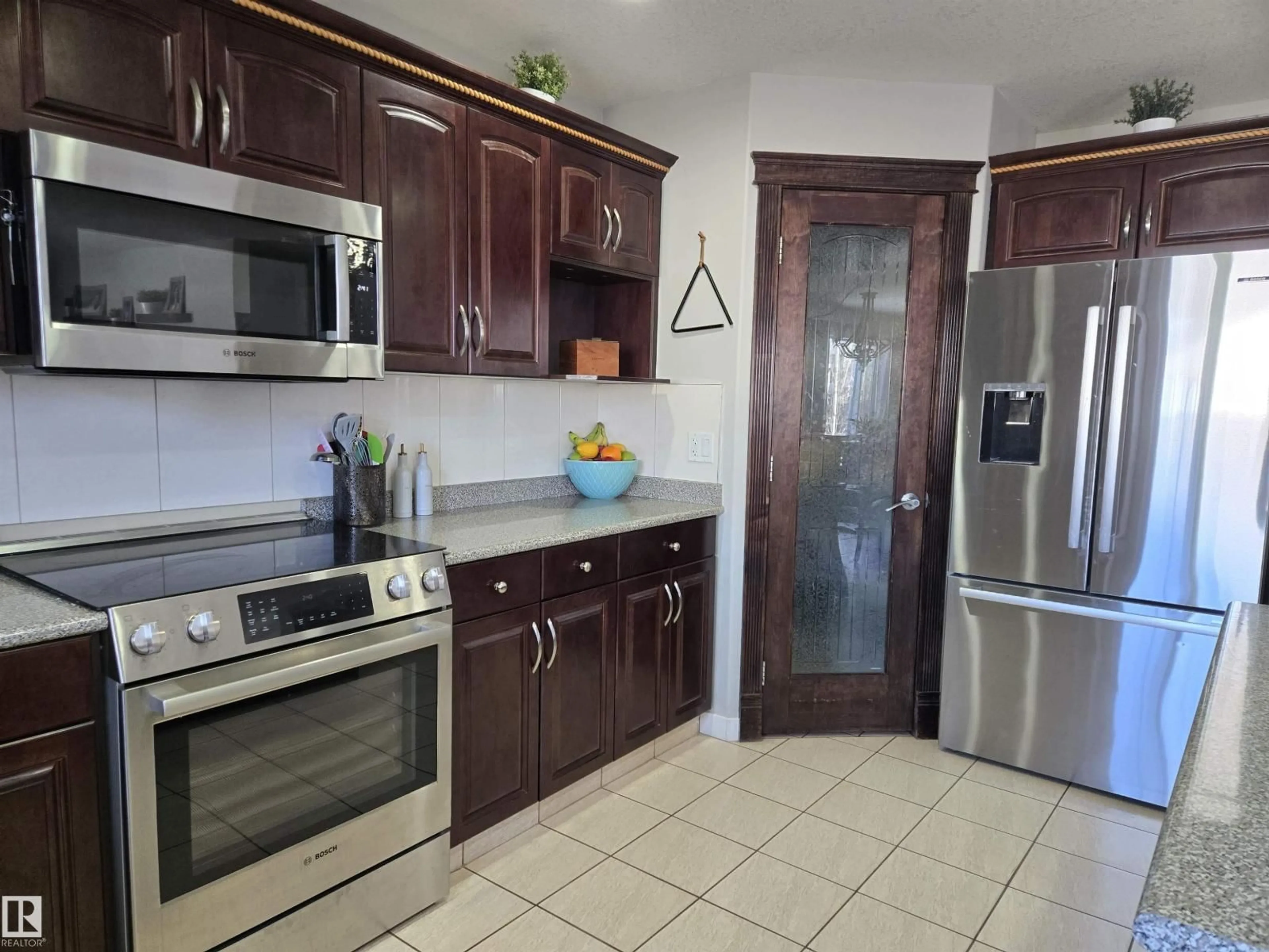 Standard kitchen, ceramic/tile floor for 6002 55 AV, Beaumont Alberta T4X0B3