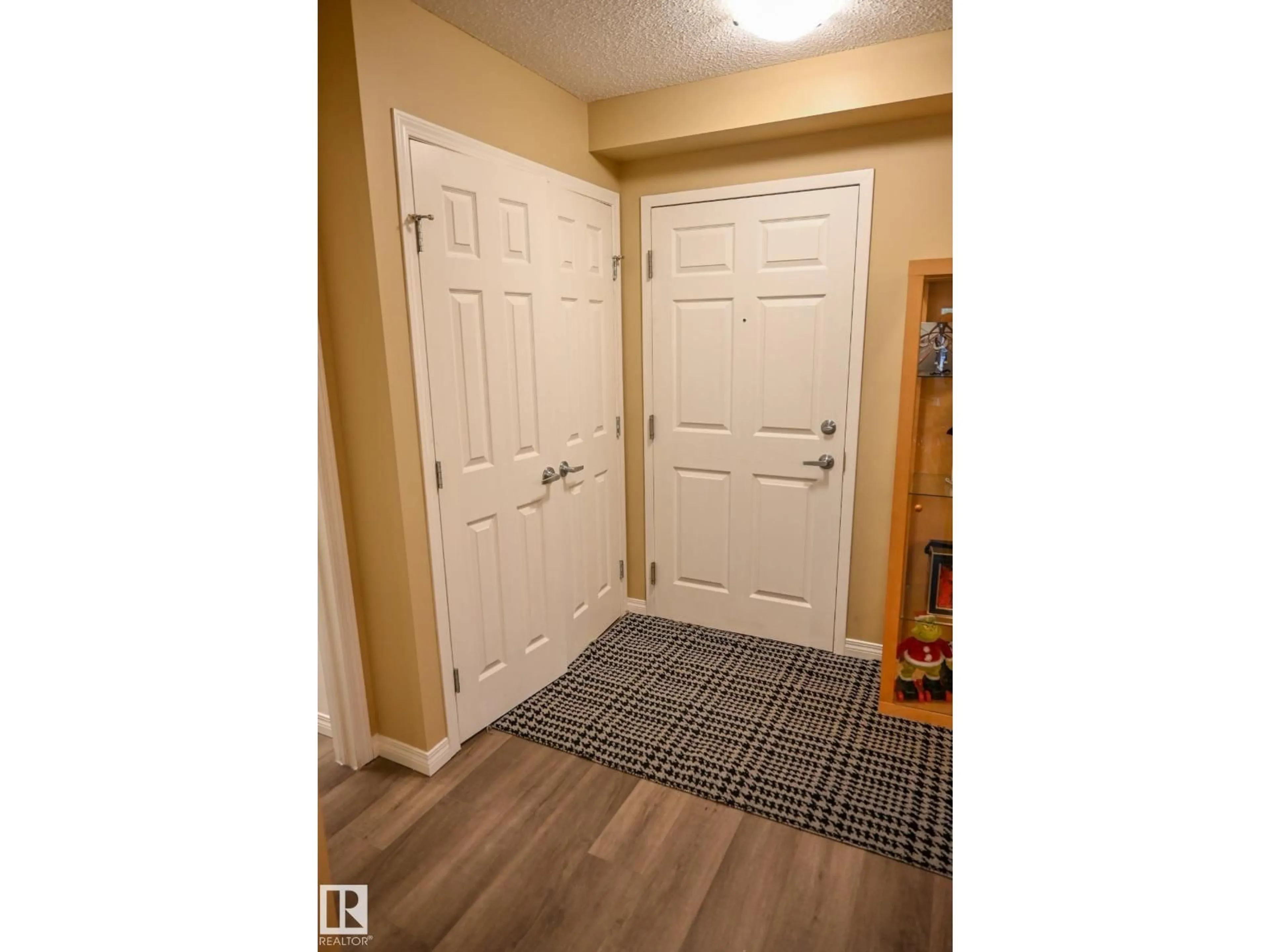 Indoor entryway for #113 - 630 MCALLISTER LO, Edmonton Alberta T6W1N1