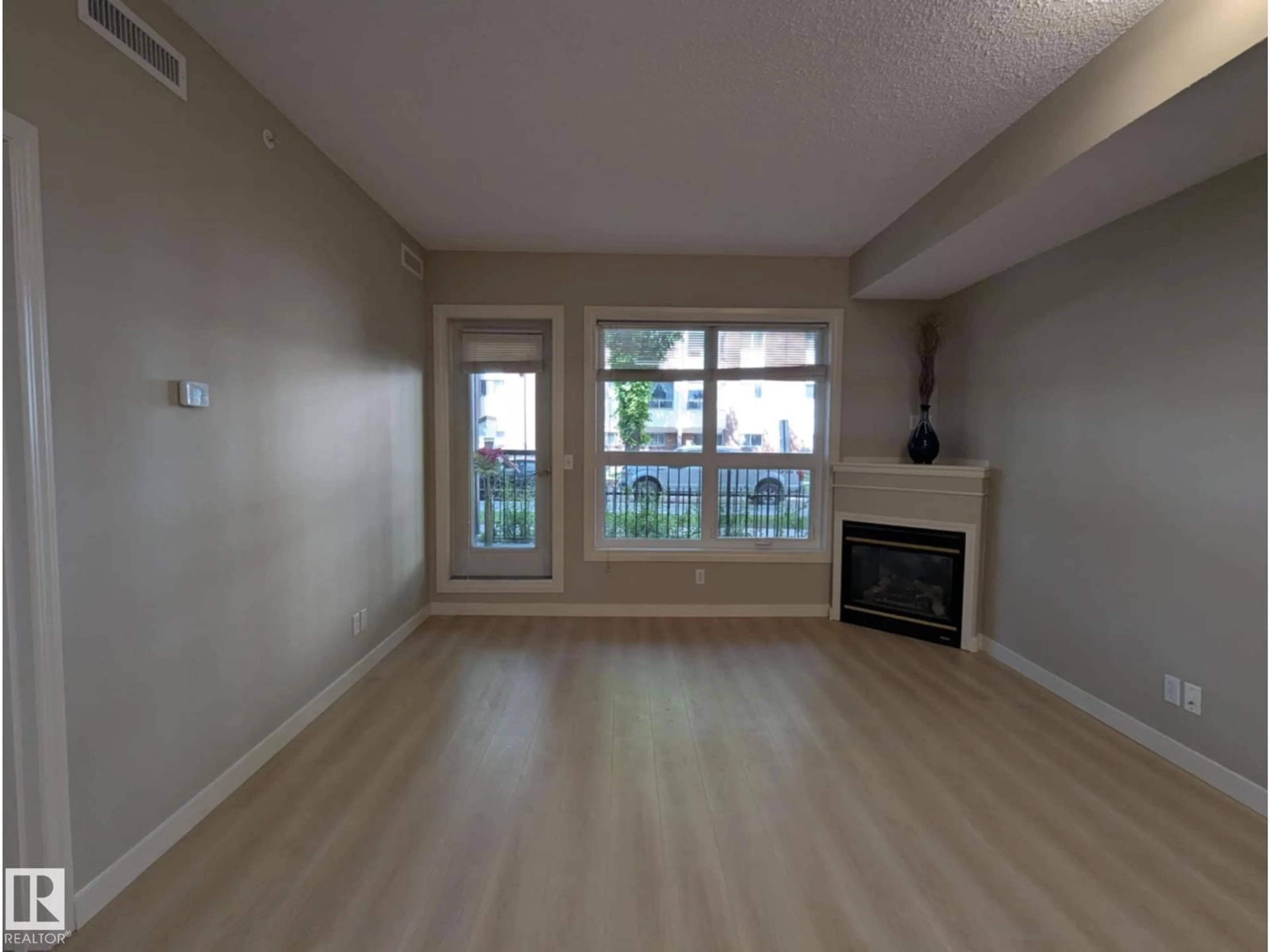 A pic of a room for #102 - 11109 84 AV, Edmonton Alberta T6G2W4