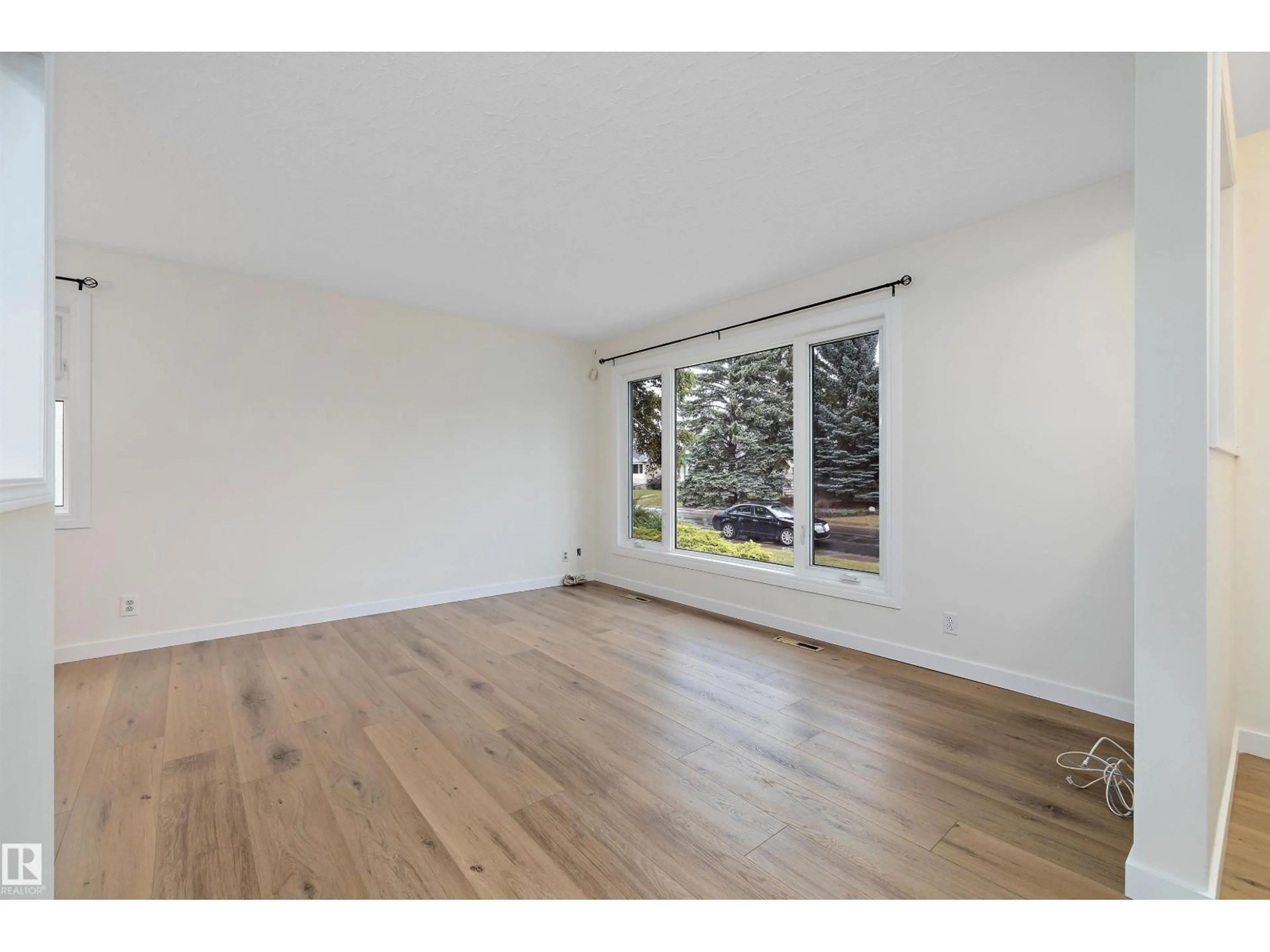 A pic of a room for 8928 147 ST, Edmonton Alberta T5R0Y3