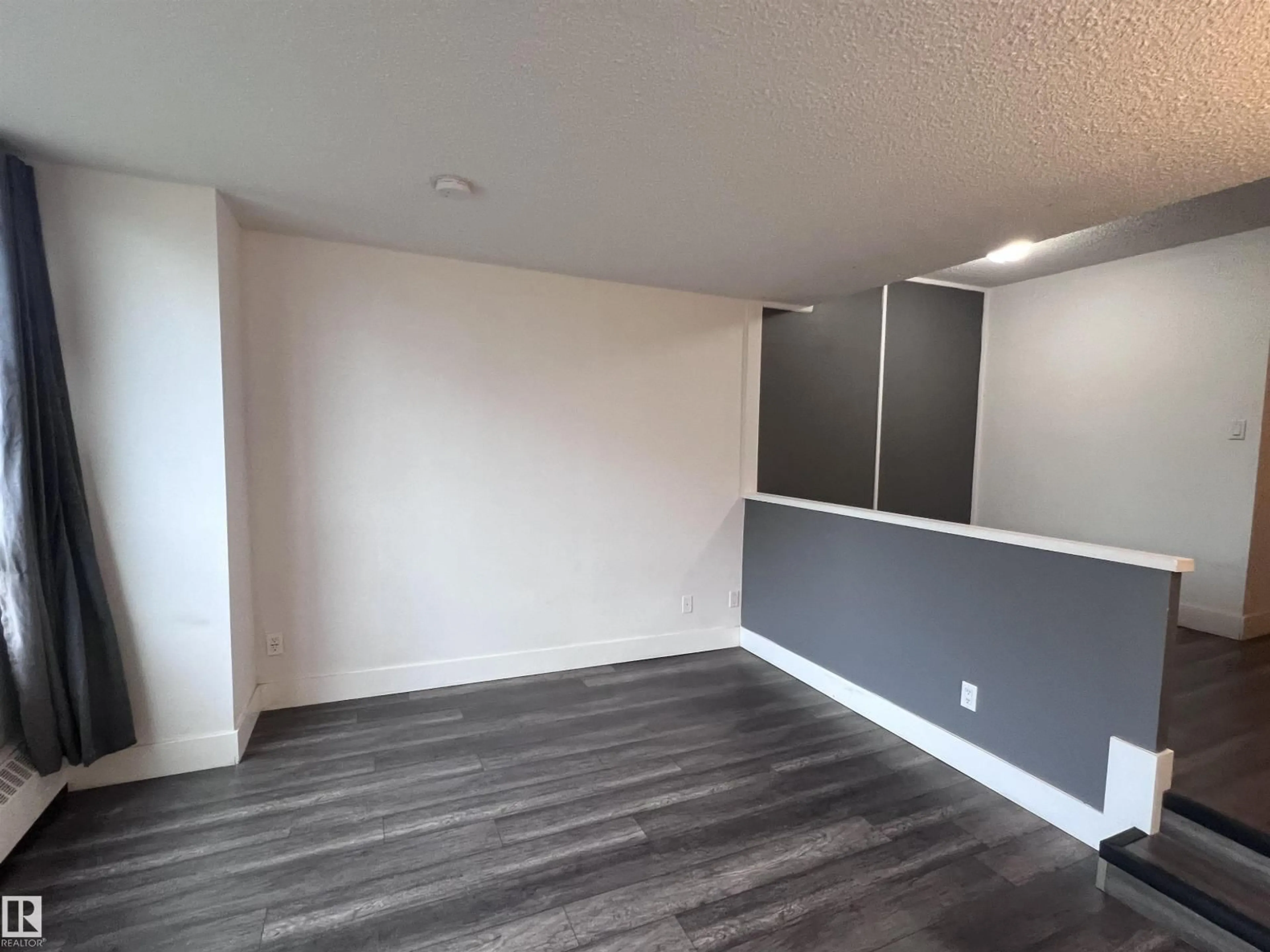 A pic of a room for 10160 - 425 114 ST, Edmonton Alberta T5K2L2