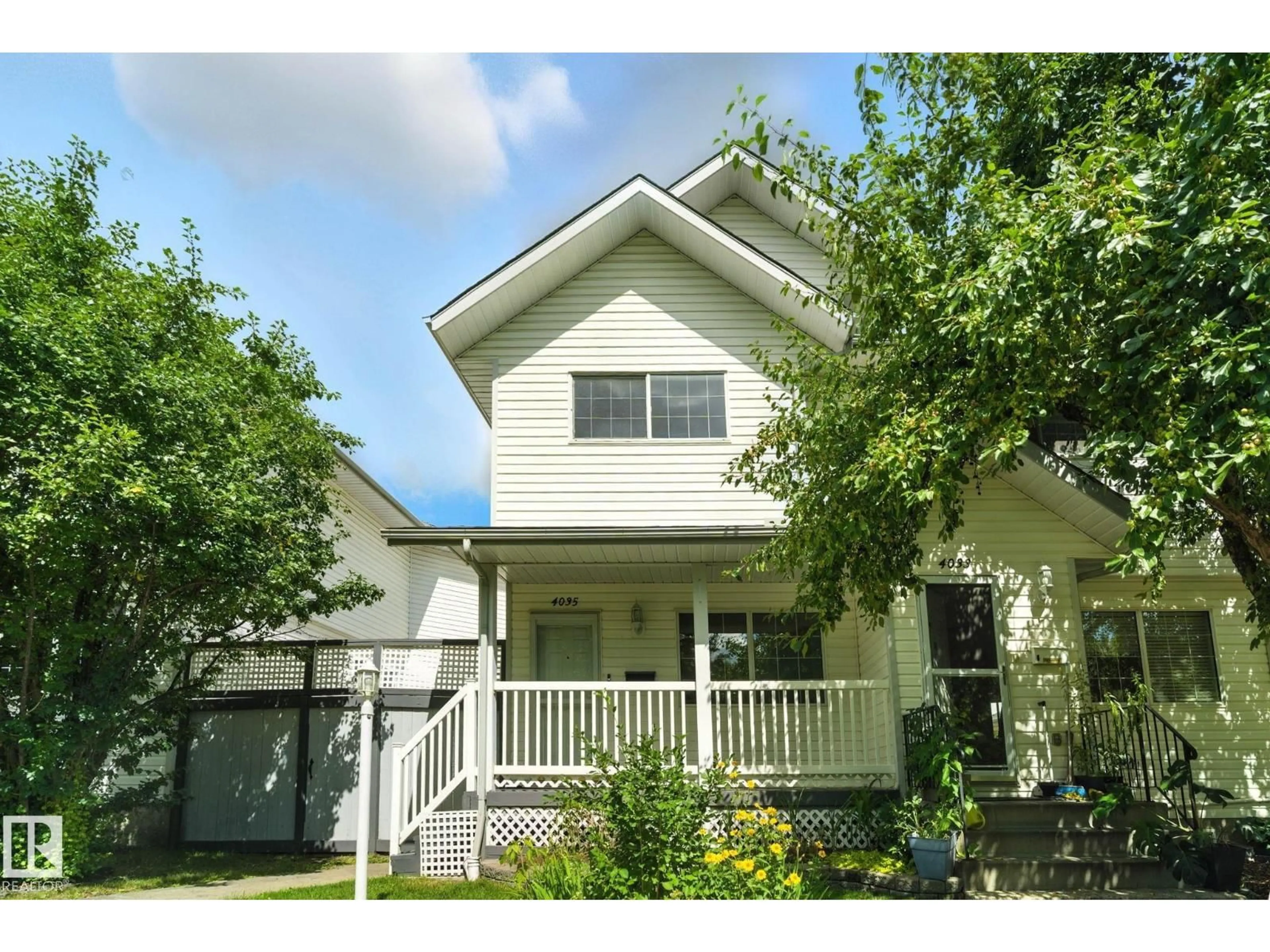 Home with vinyl exterior material, street for 4035 38 ST, Edmonton Alberta T6L6W8