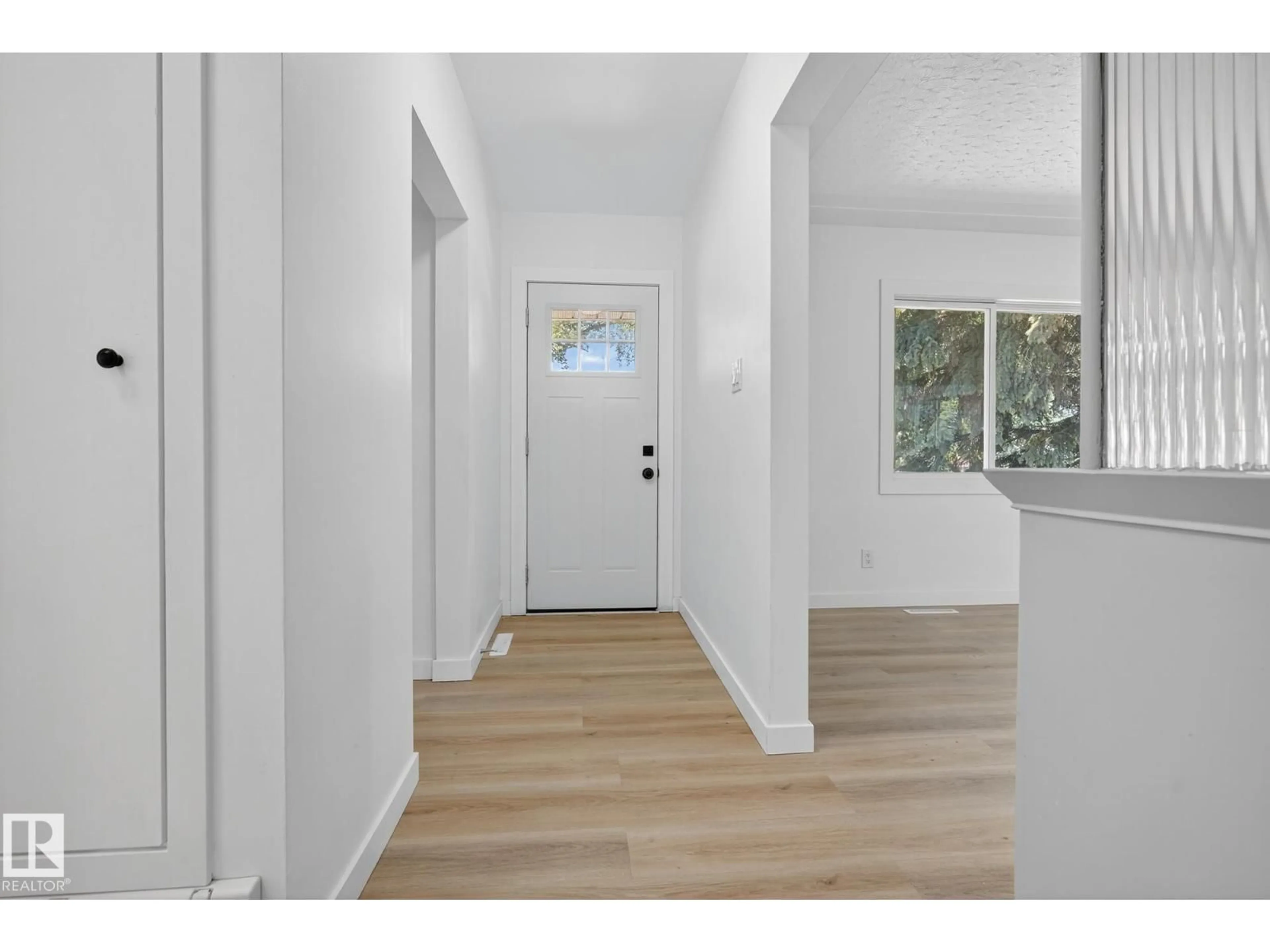 Indoor entryway for NW - 10403 65 AV, Edmonton Alberta T6H1V2