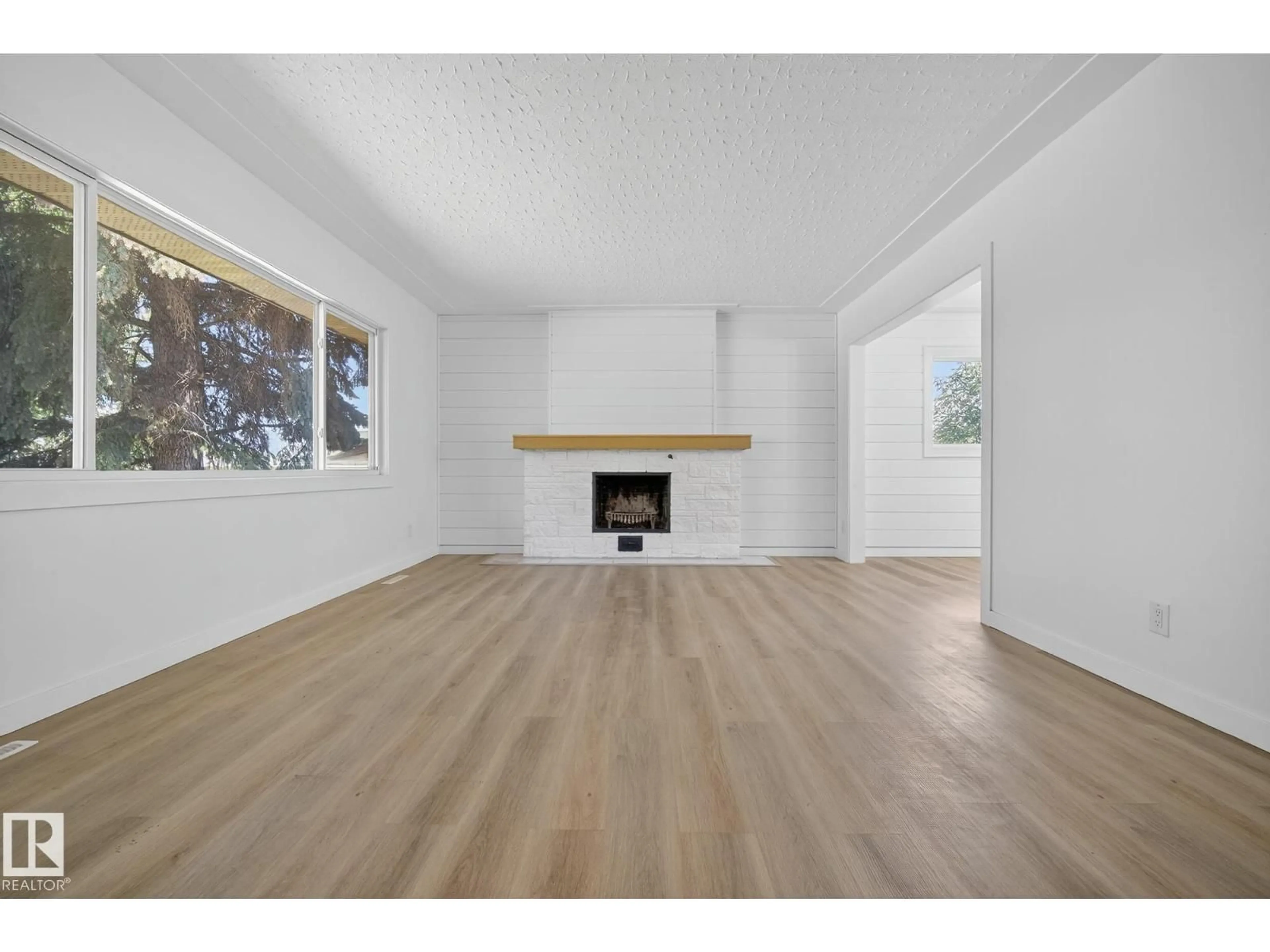 A pic of a room for NW - 10403 65 AV, Edmonton Alberta T6H1V2