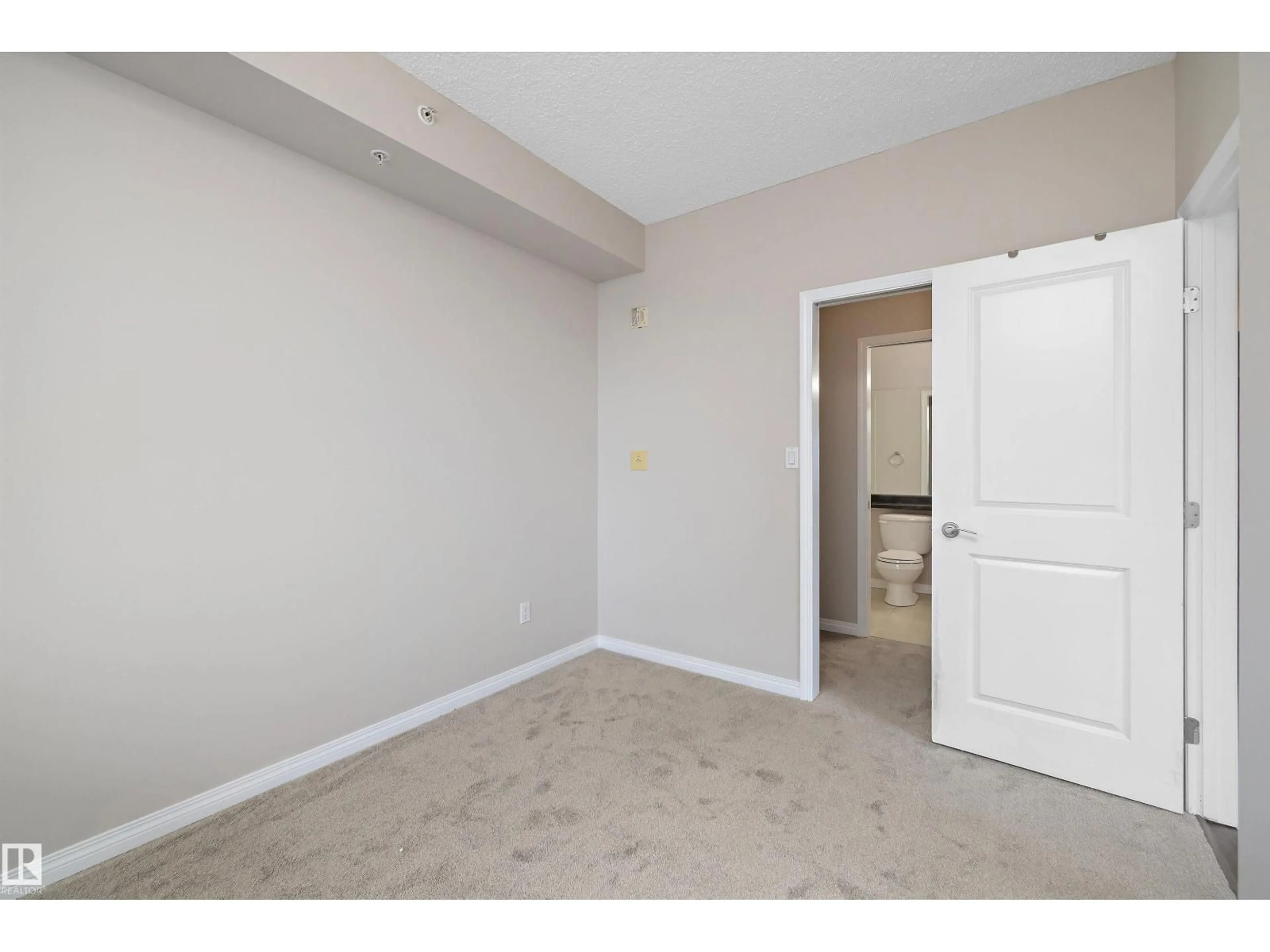 A pic of a room for #503 - 10504 99 AV, Edmonton Alberta T5K1B2
