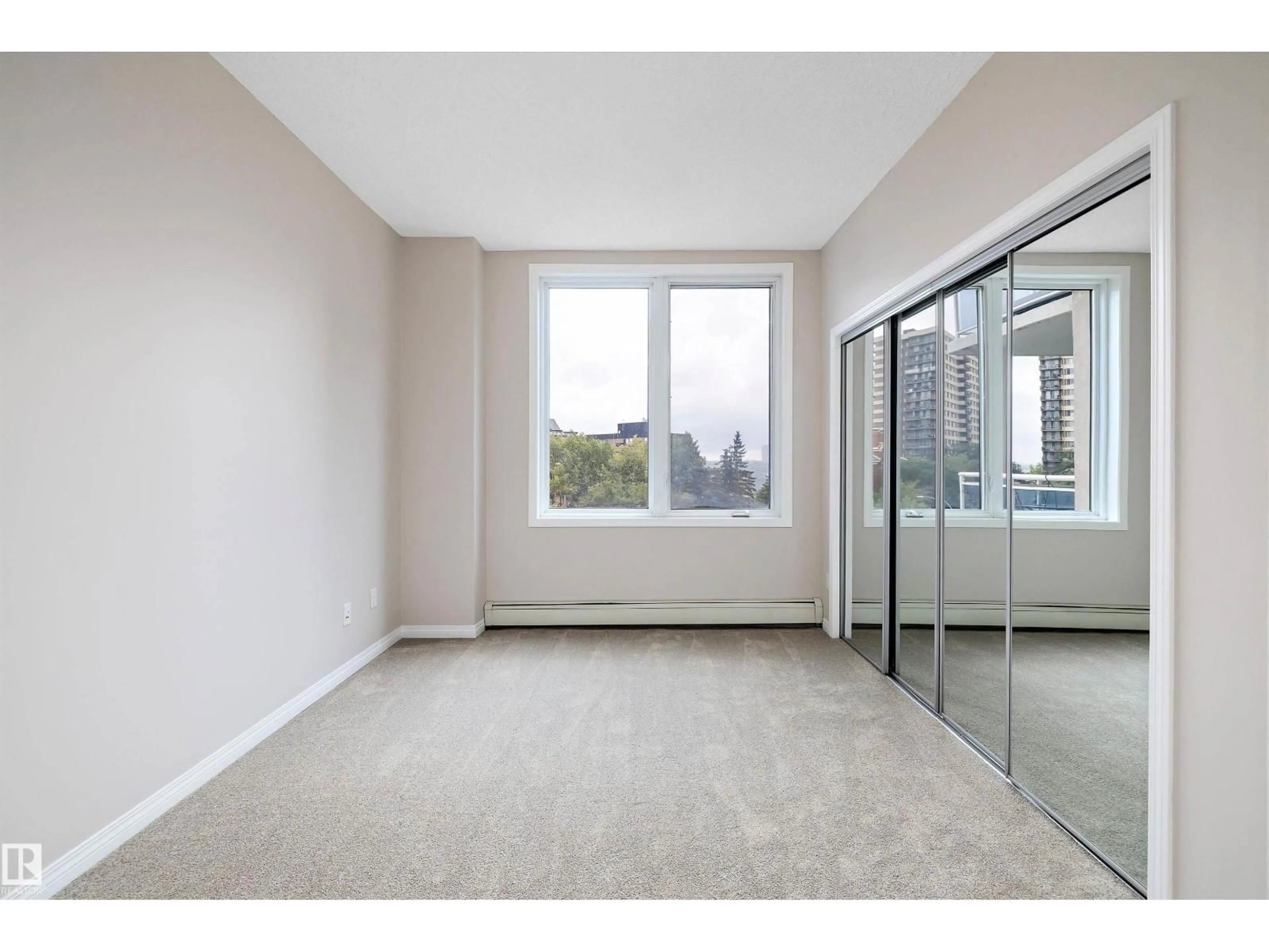 A pic of a room for #503 - 10504 99 AV, Edmonton Alberta T5K1B2