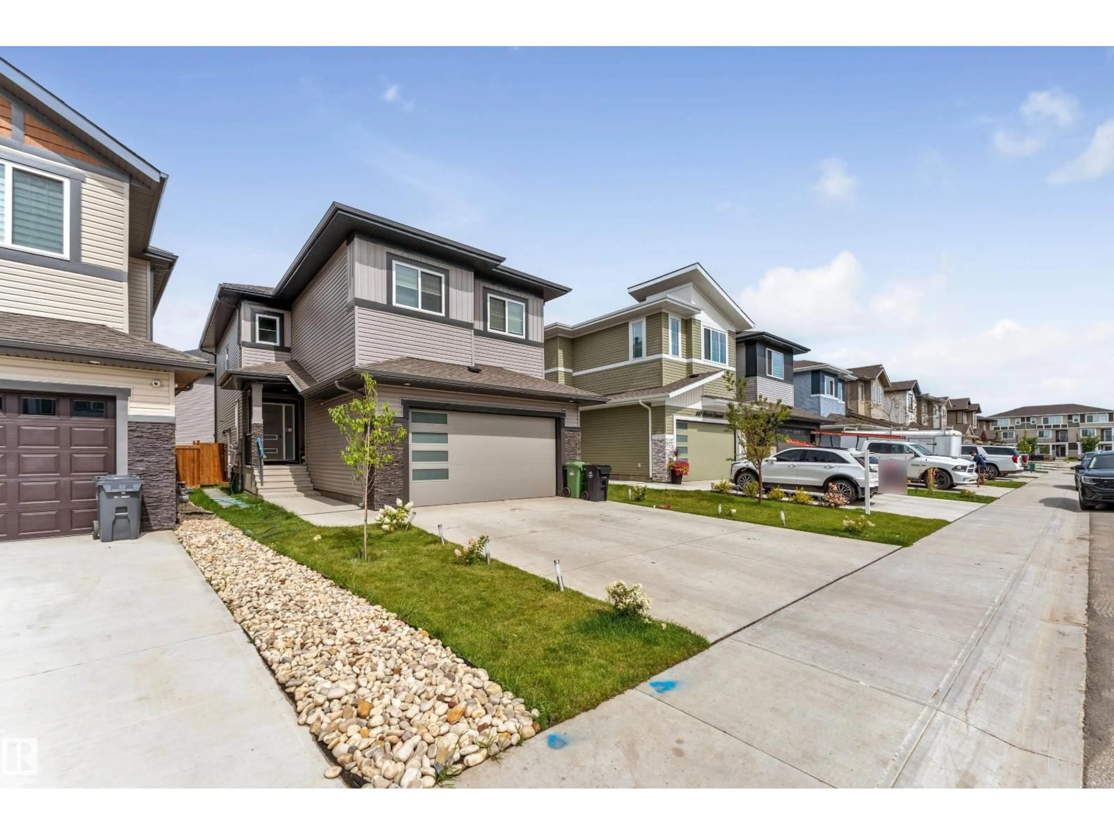A pic from outside/outdoor area/front of a property/back of a property/a pic from drone, street for 449 ROBERTS CR, Leduc Alberta T9E1N4