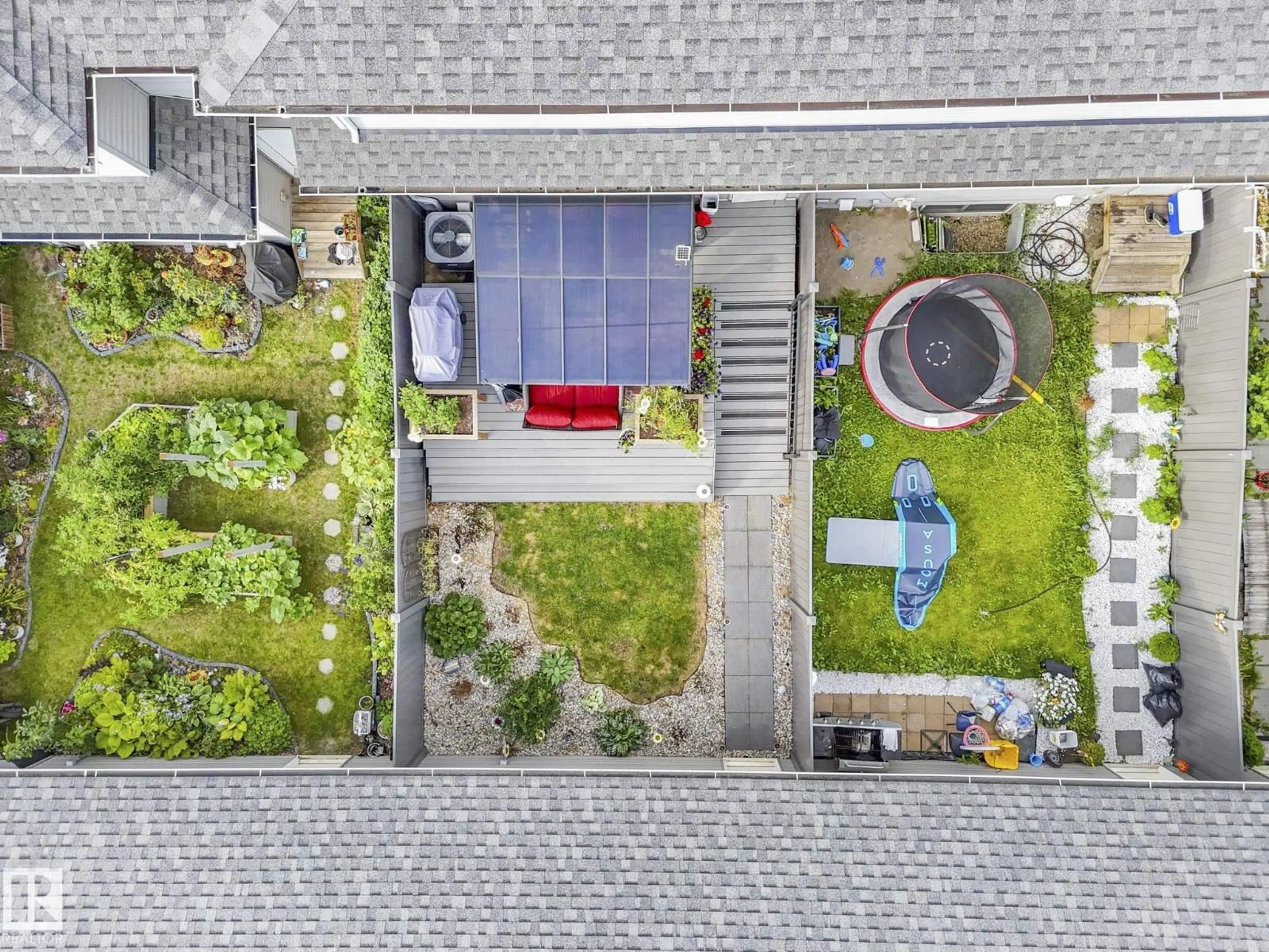 A pic from outside/outdoor area/front of a property/back of a property/a pic from drone, unknown for 1062 CY BECKER RD, Edmonton Alberta T5Y4A2