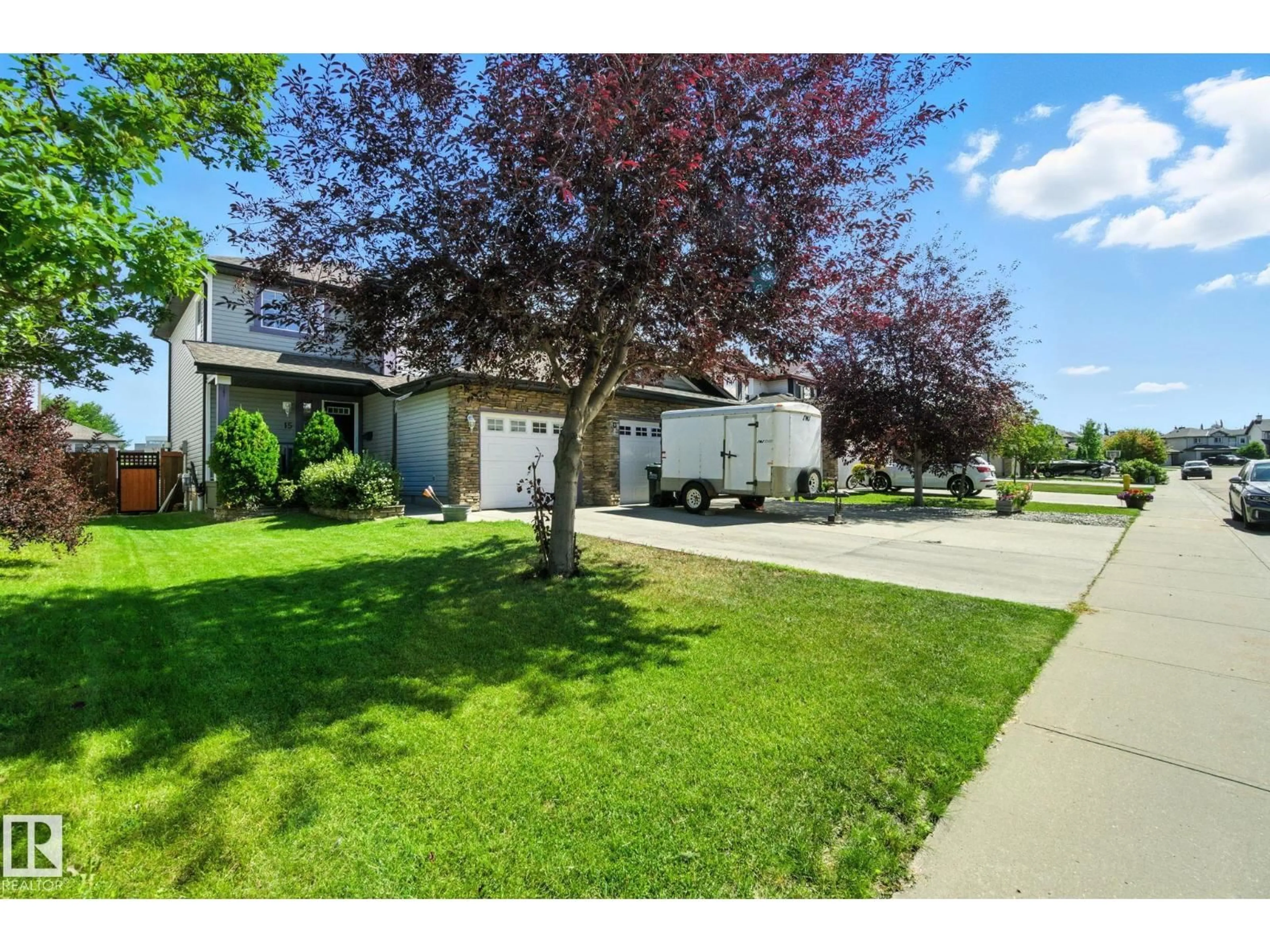 A pic from outside/outdoor area/front of a property/back of a property/a pic from drone, street for 15 CARLYLE CR, Sherwood Park Alberta T8H2T6