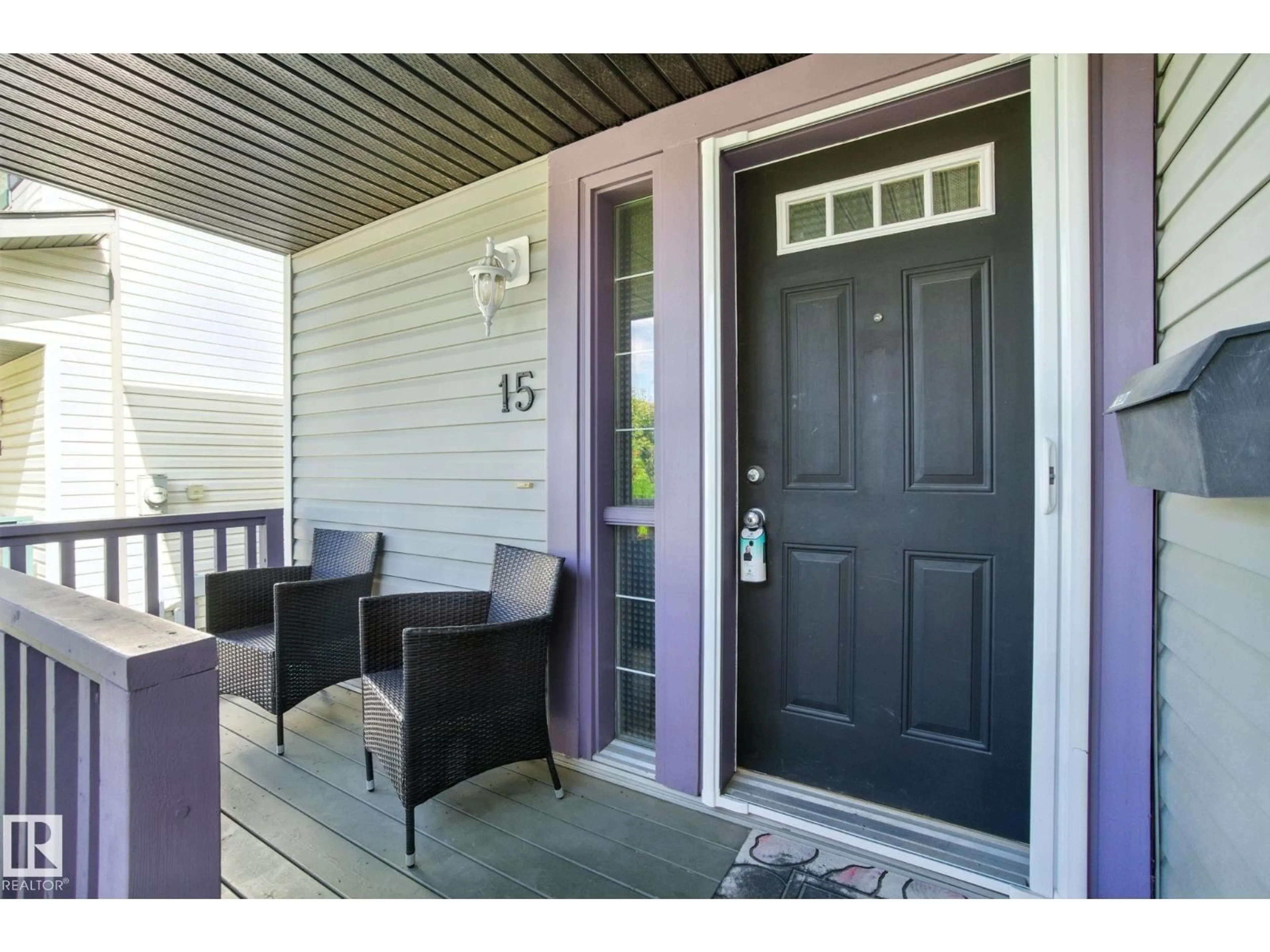 Indoor entryway for 15 CARLYLE CR, Sherwood Park Alberta T8H2T6
