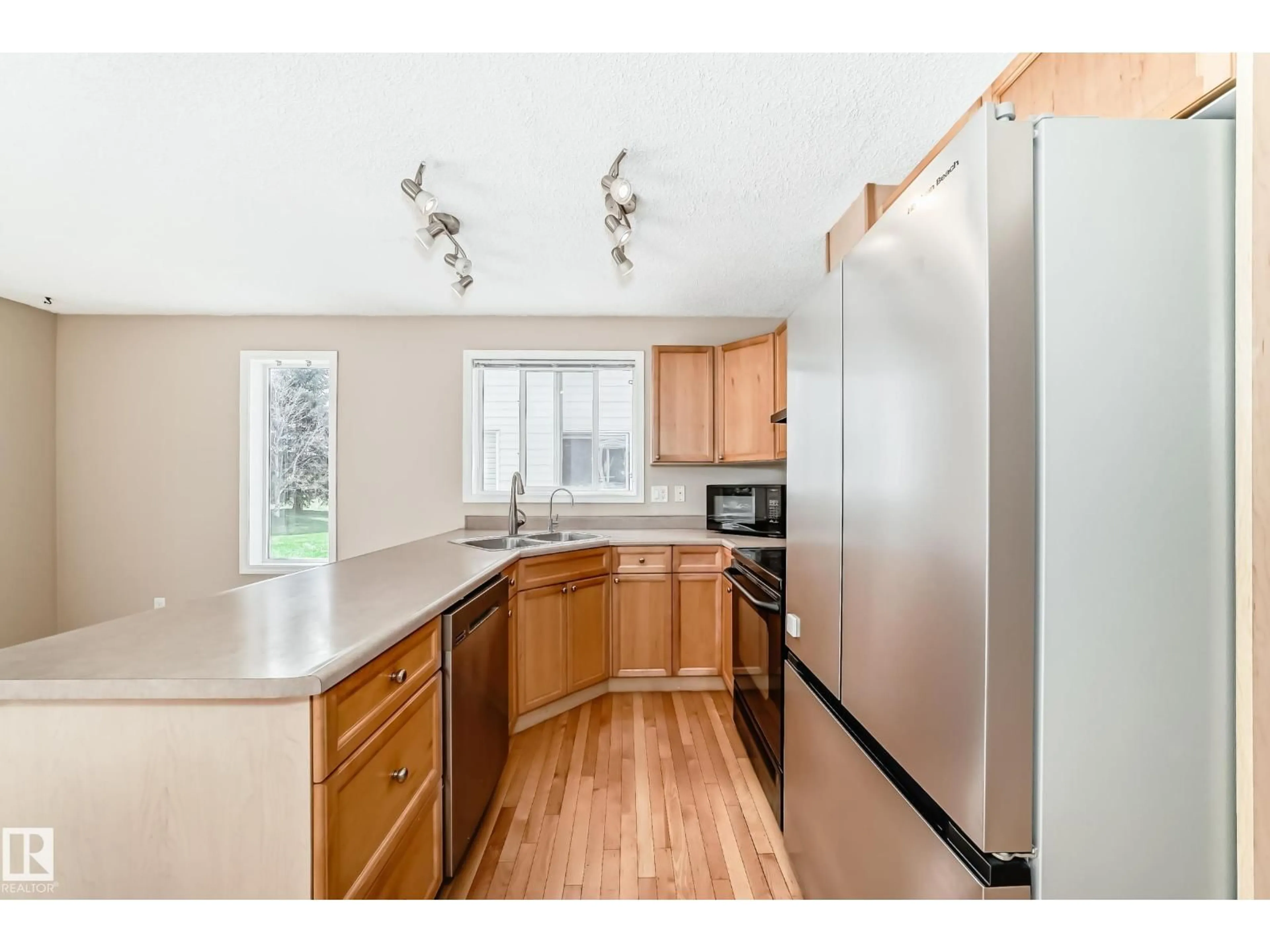 Standard kitchen, wood/laminate floor for 451 - 46 HYNDMAN CRESCENT, Edmonton Alberta T5A5J3