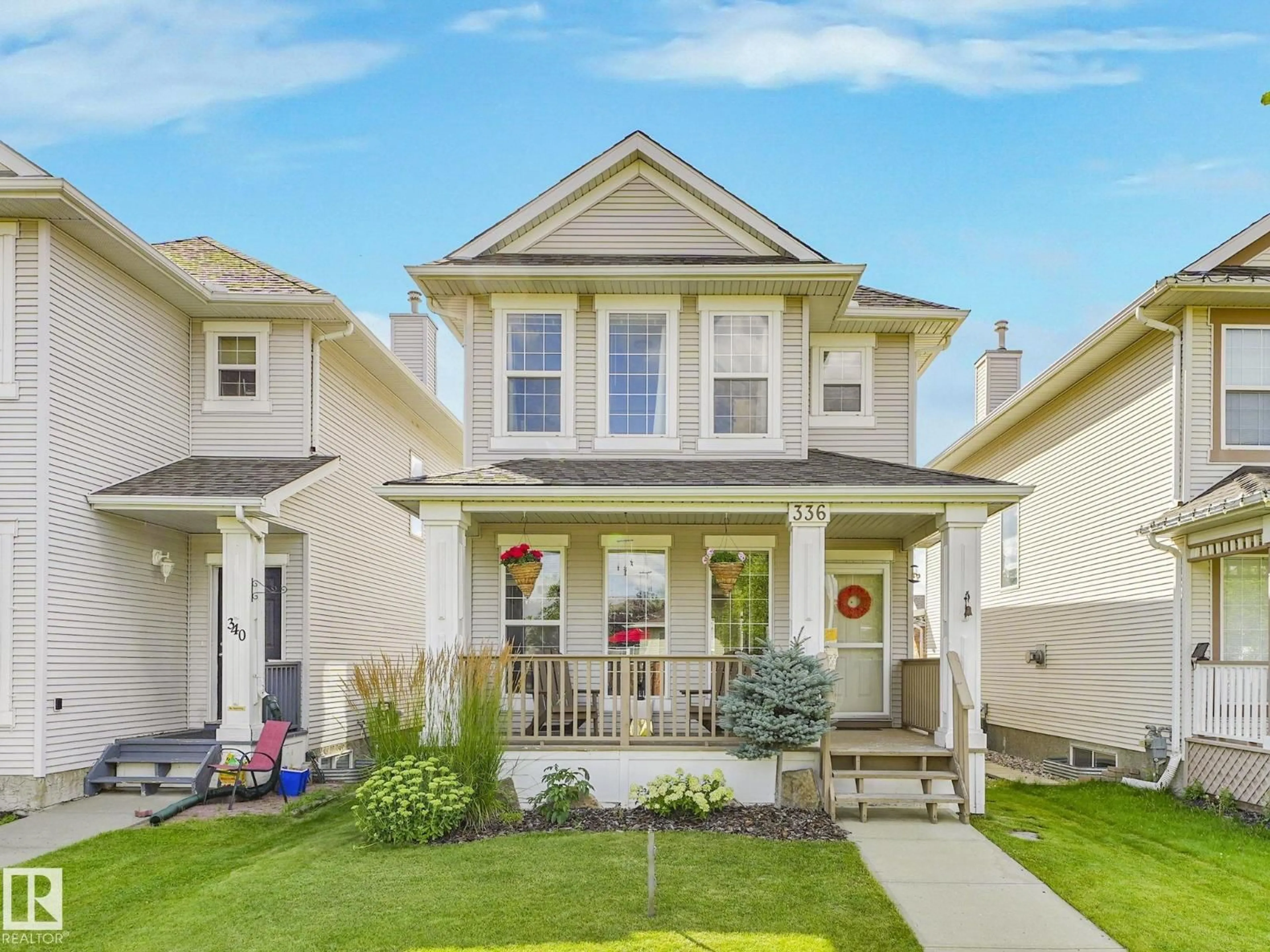 Home with vinyl exterior material, street for 336 BOTHWELL DR, Sherwood Park Alberta T8H2M7