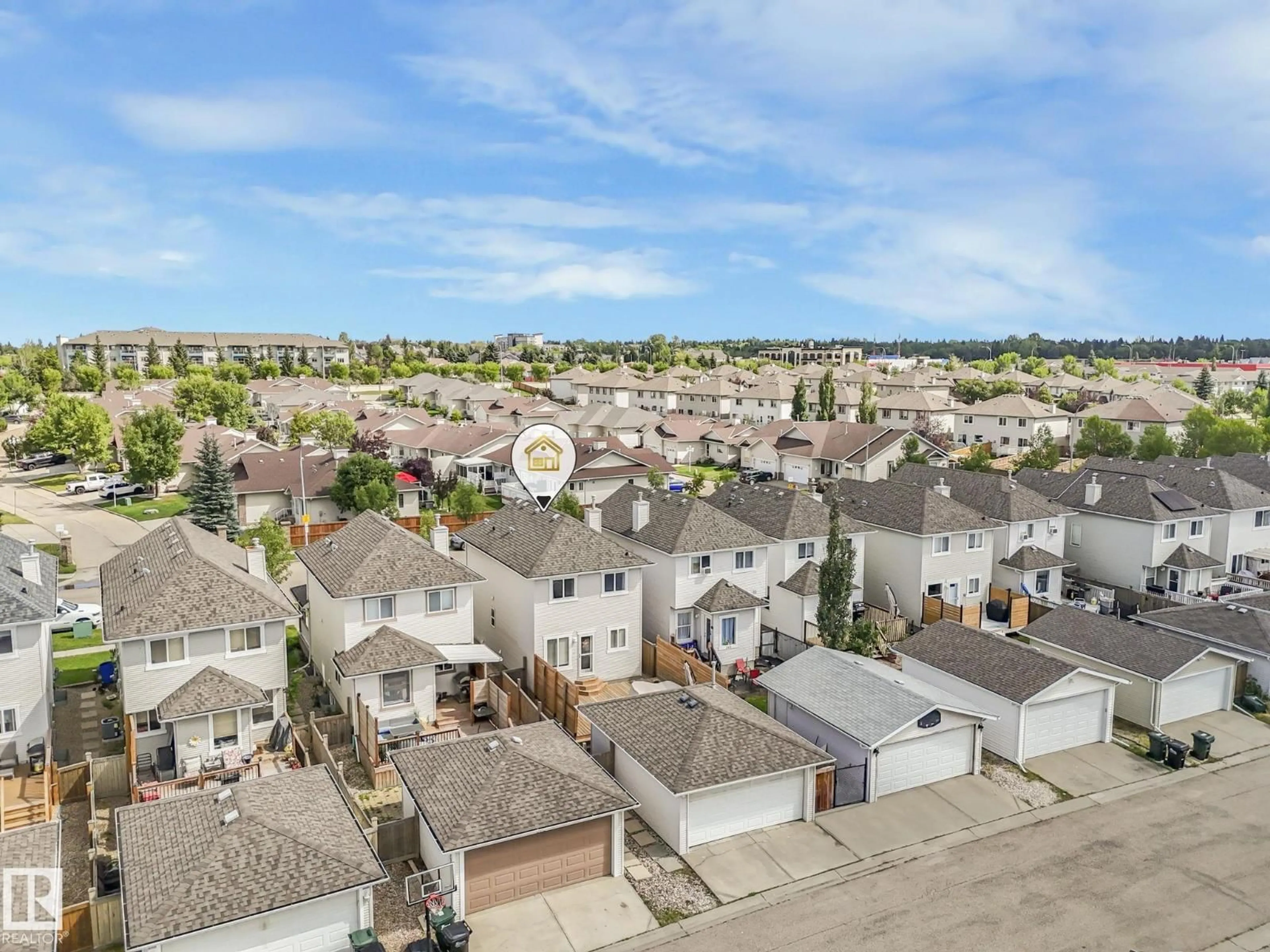 A pic from outside/outdoor area/front of a property/back of a property/a pic from drone, street for 336 BOTHWELL DR, Sherwood Park Alberta T8H2M7