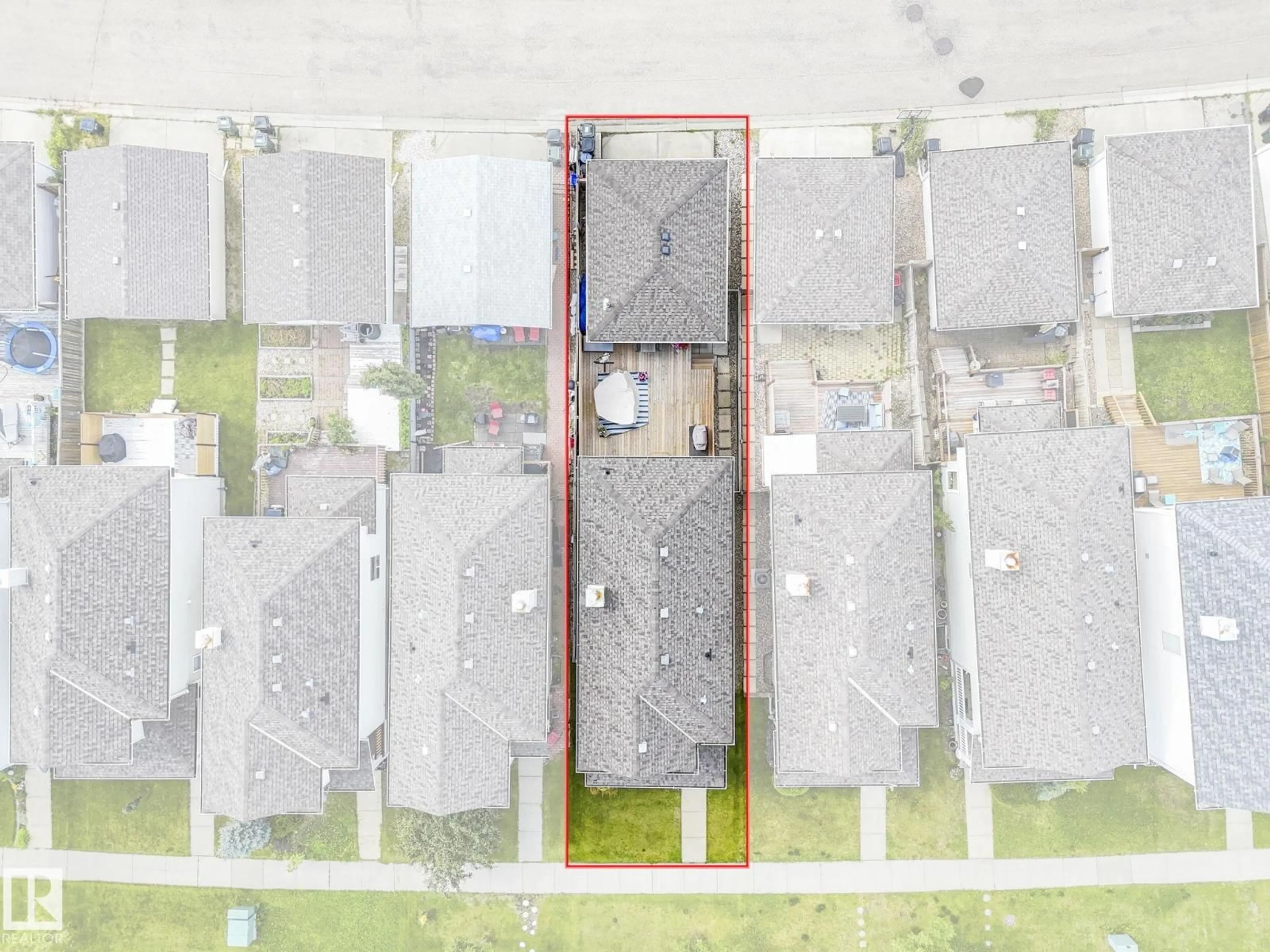 A pic from outside/outdoor area/front of a property/back of a property/a pic from drone, street for 336 BOTHWELL DR, Sherwood Park Alberta T8H2M7
