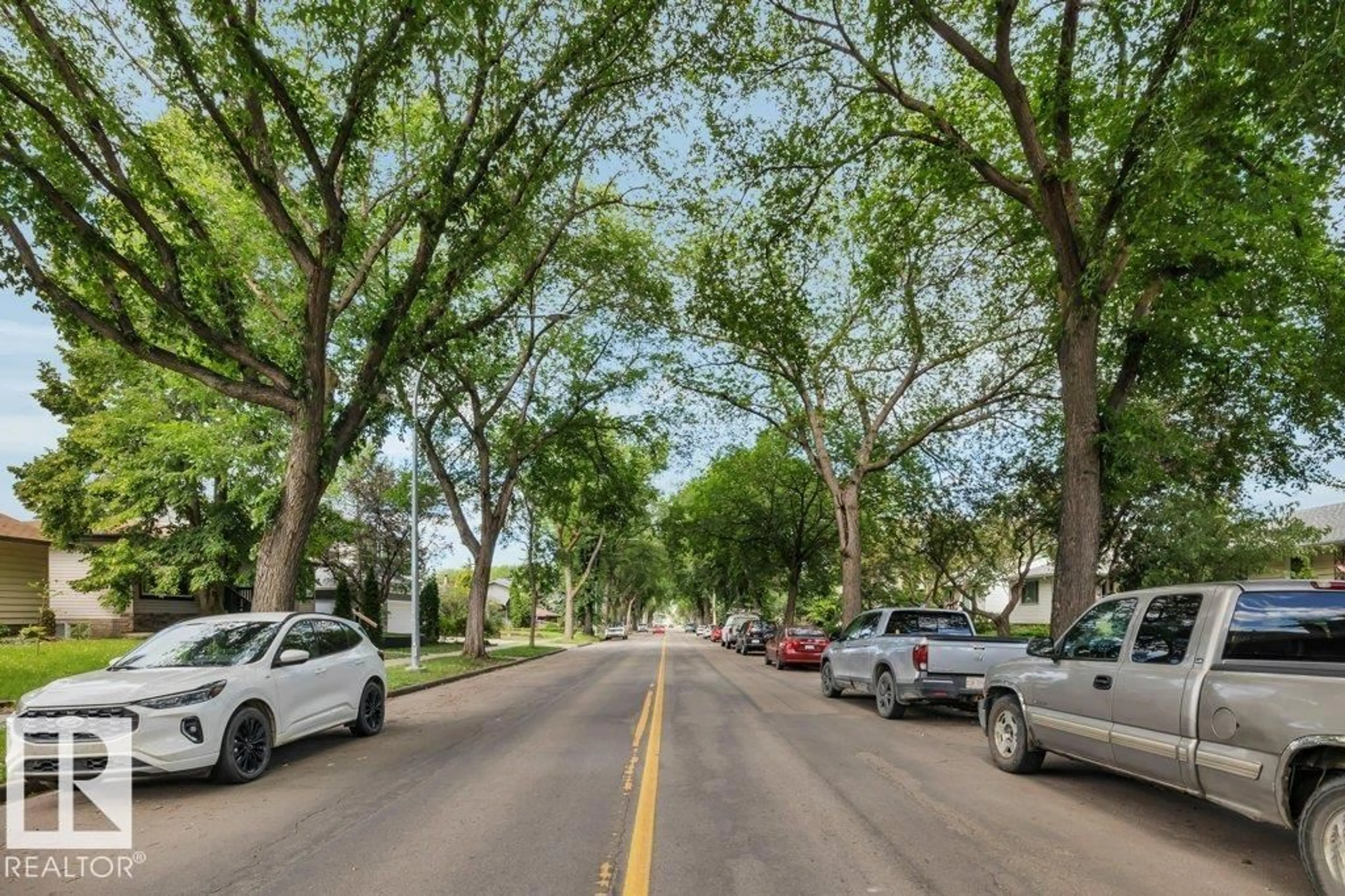 Parking for NW - 9622 79 ST, Edmonton Alberta T6C2R9