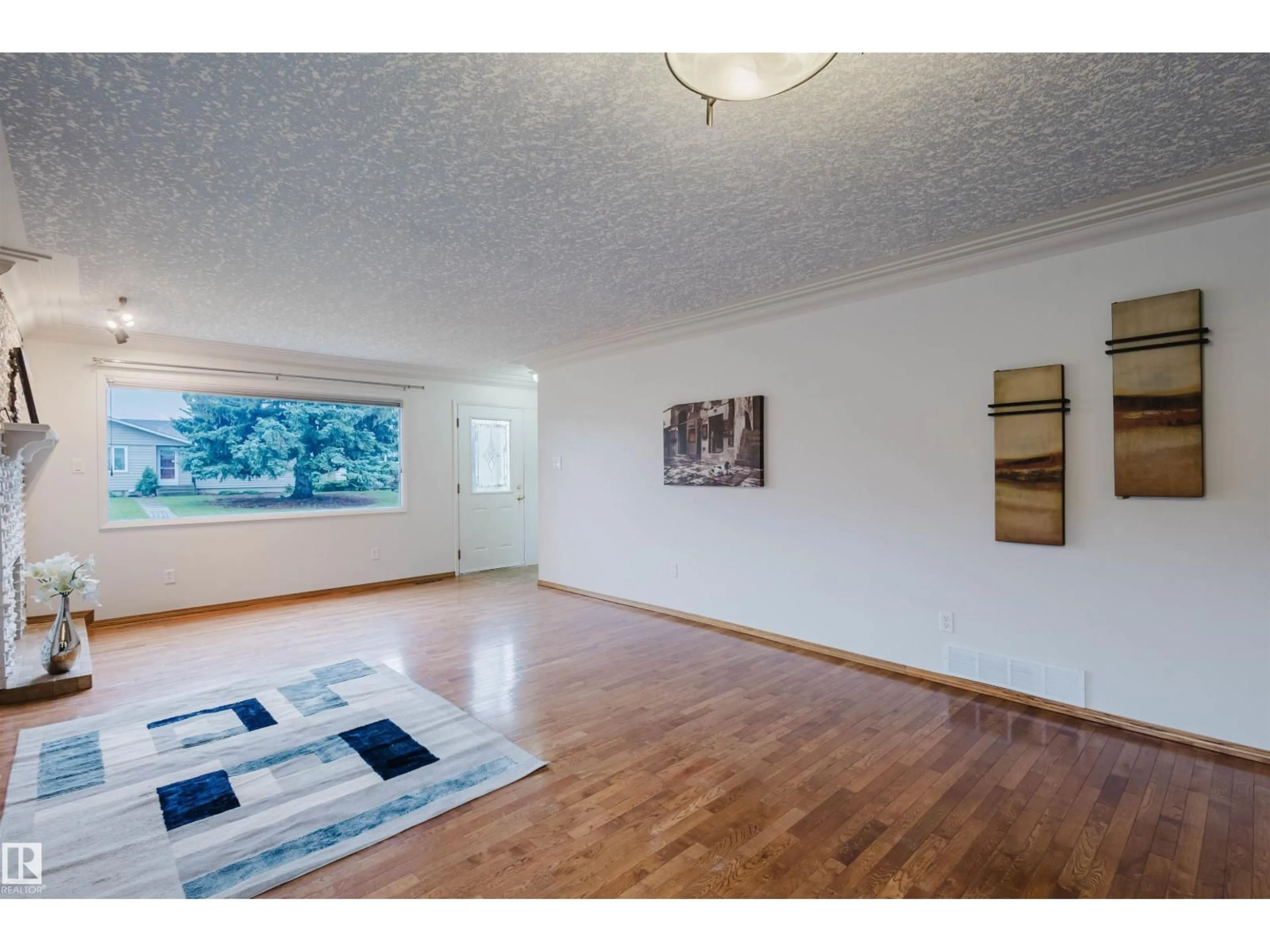 A pic of a room for NW - 4616 111A ST, Edmonton Alberta T6H3G5