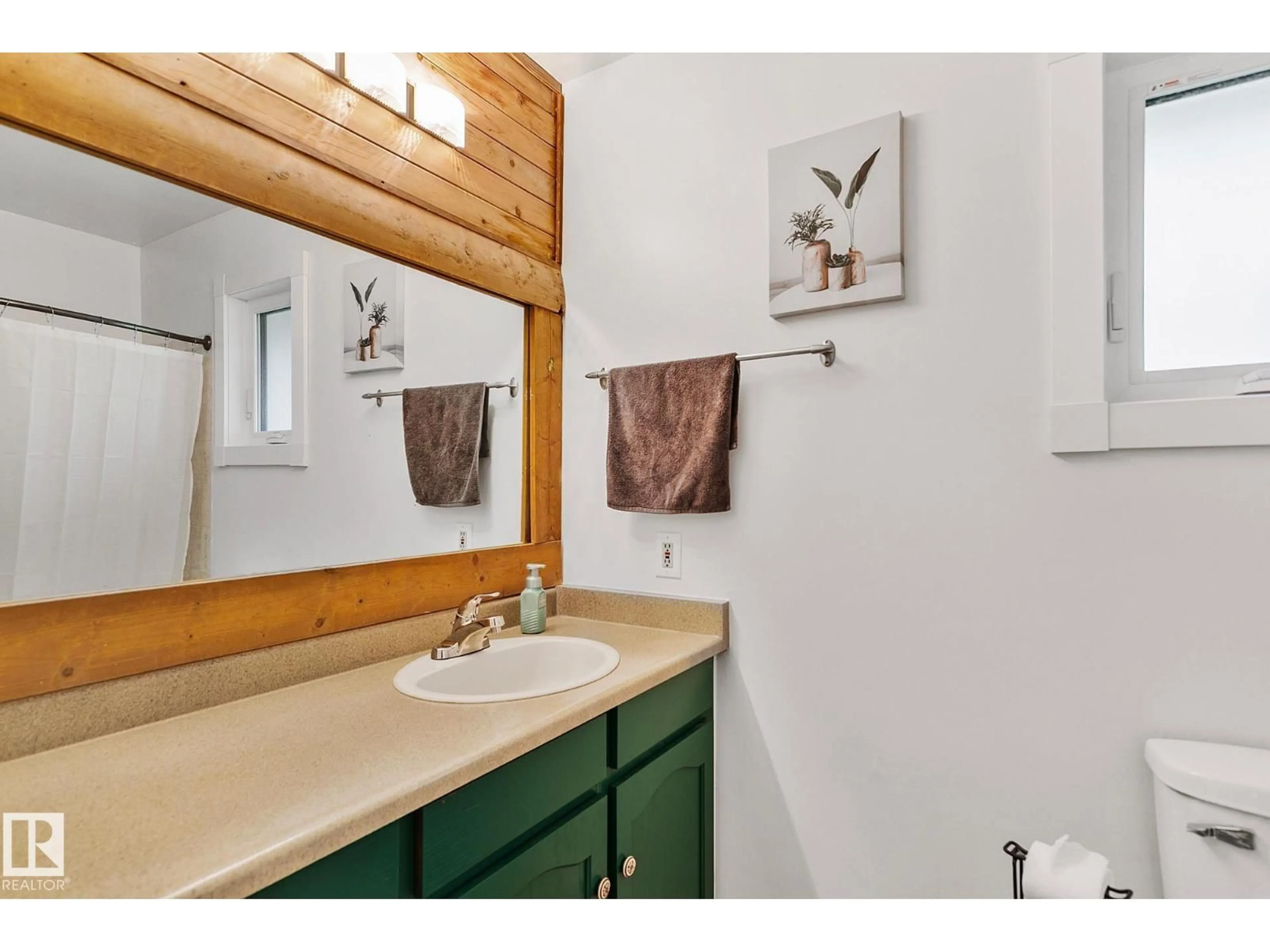 Standard bathroom, unknown for 201 LAKESHORE DR, Rural Lac Ste. Anne County Alberta T0E1V0