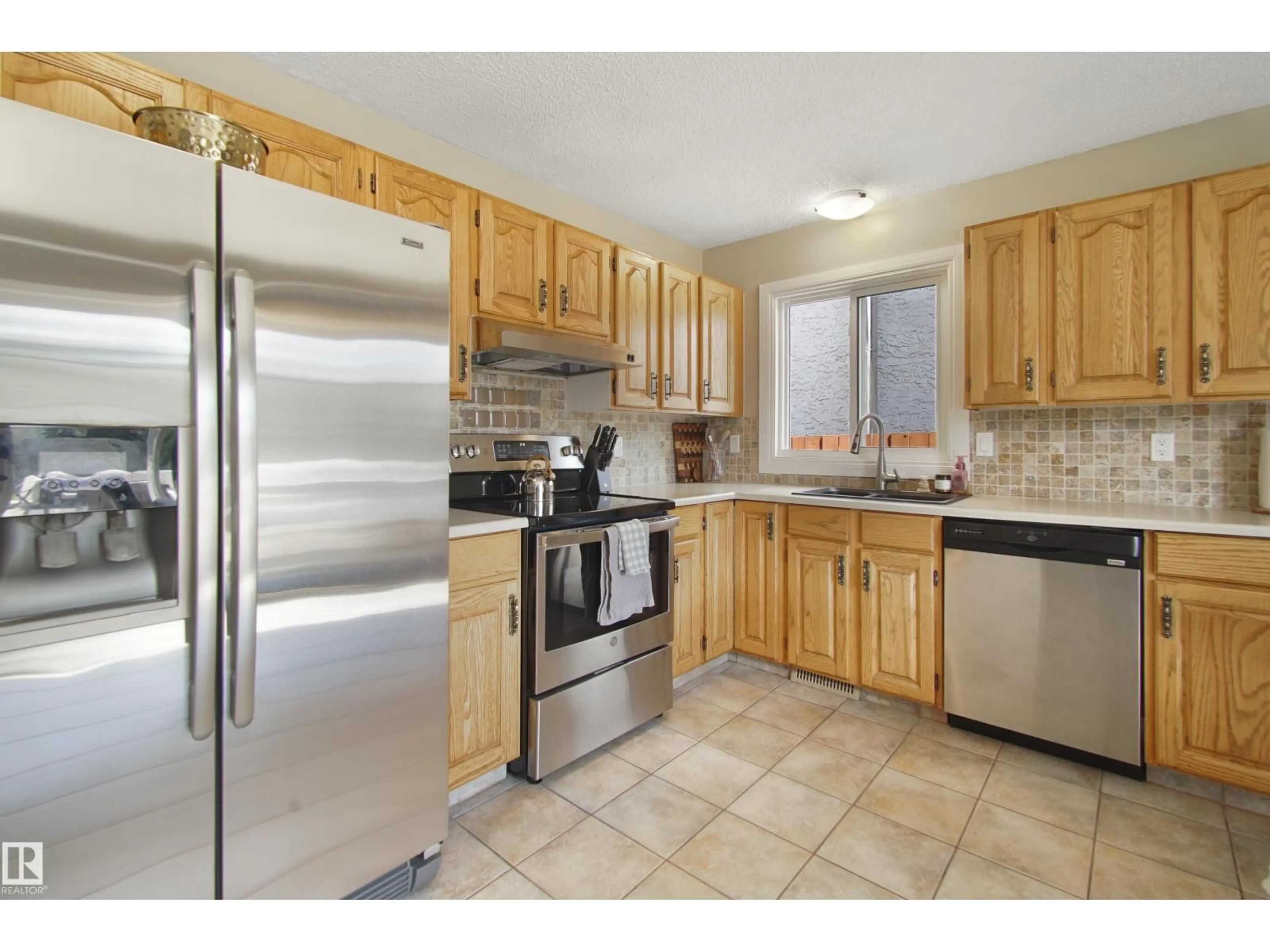 Standard kitchen, ceramic/tile floor for 3519 28 AV, Edmonton Alberta T6L3Y5