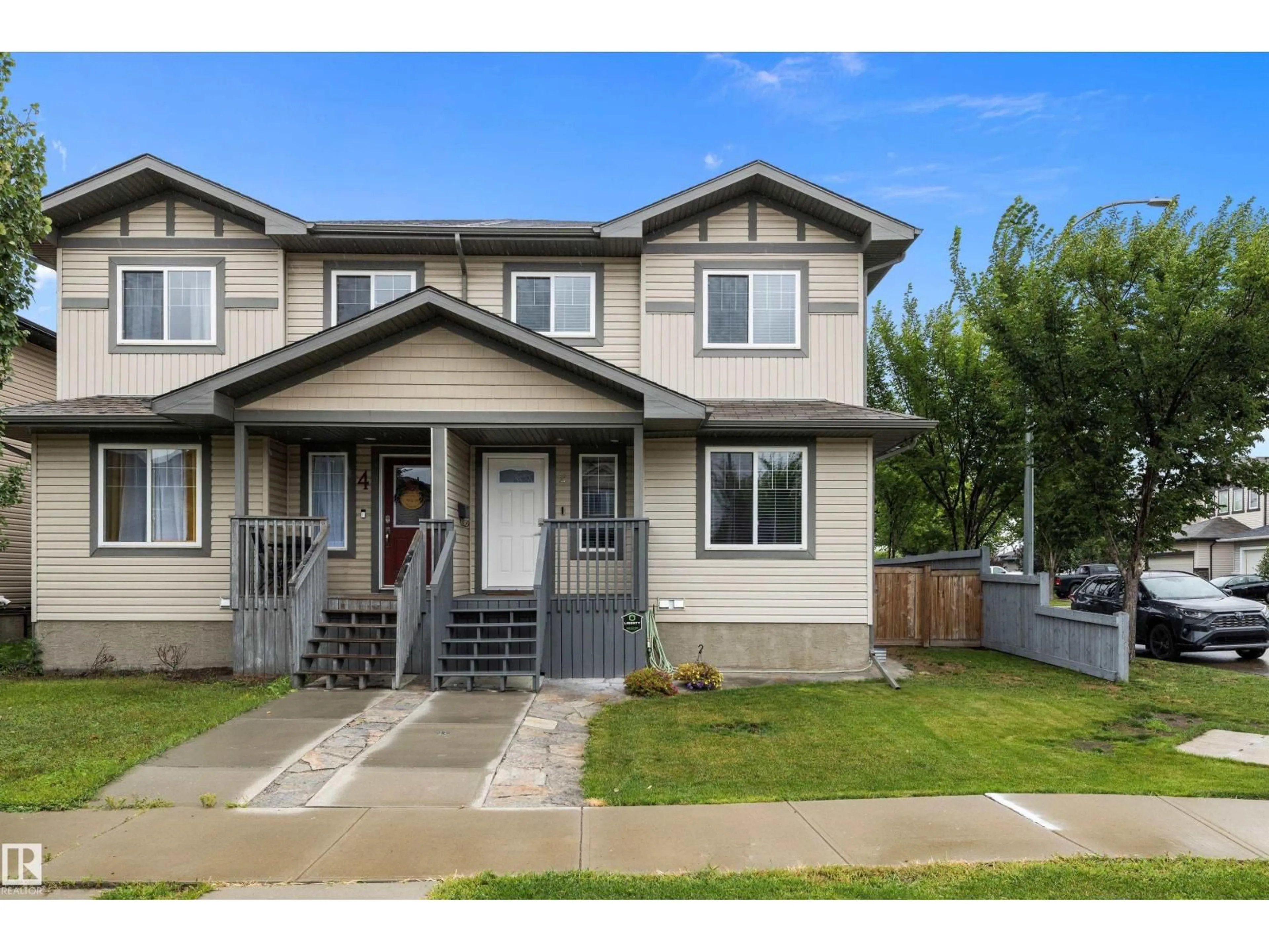 Home with vinyl exterior material, street for 2 ROSEBERRY LN, Fort Saskatchewan Alberta T8L0P5