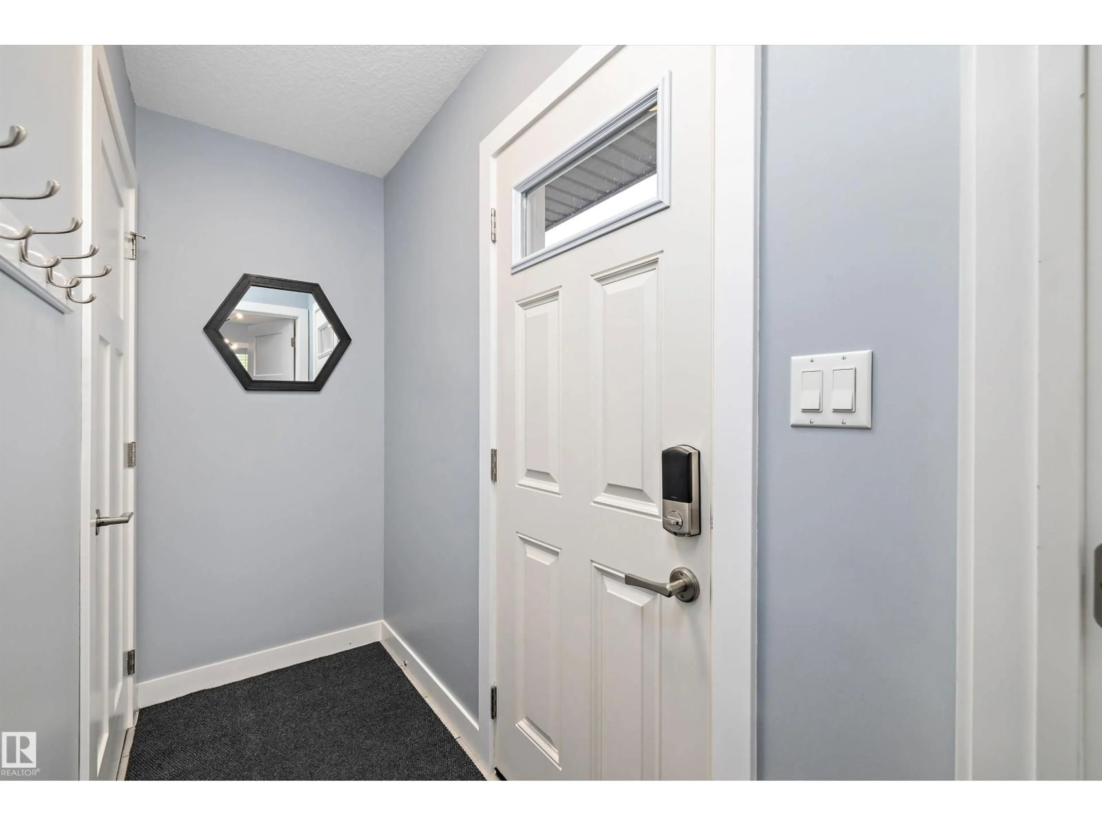 Indoor entryway for 2 ROSEBERRY LN, Fort Saskatchewan Alberta T8L0P5