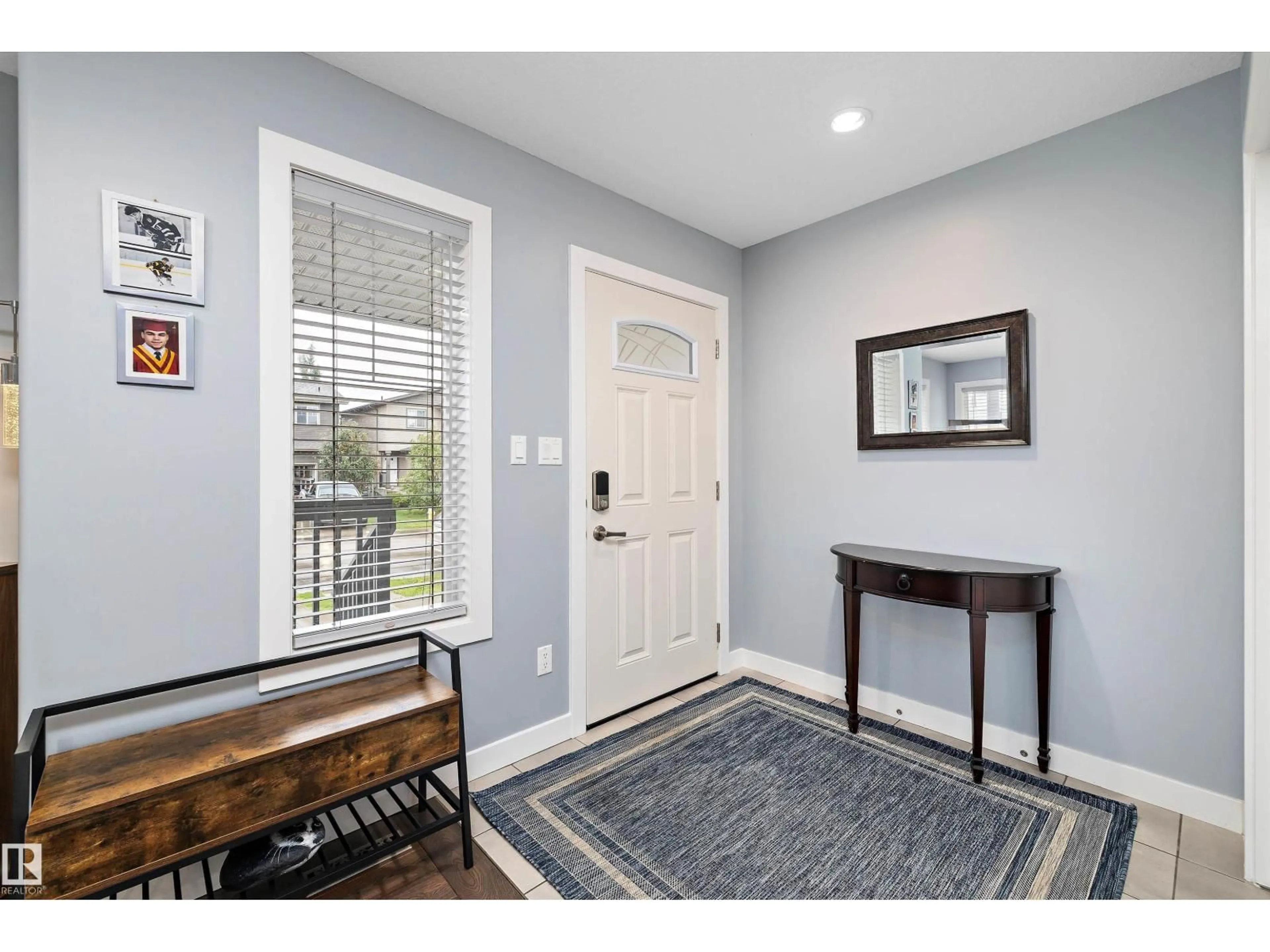 Indoor entryway for 2 ROSEBERRY LN, Fort Saskatchewan Alberta T8L0P5