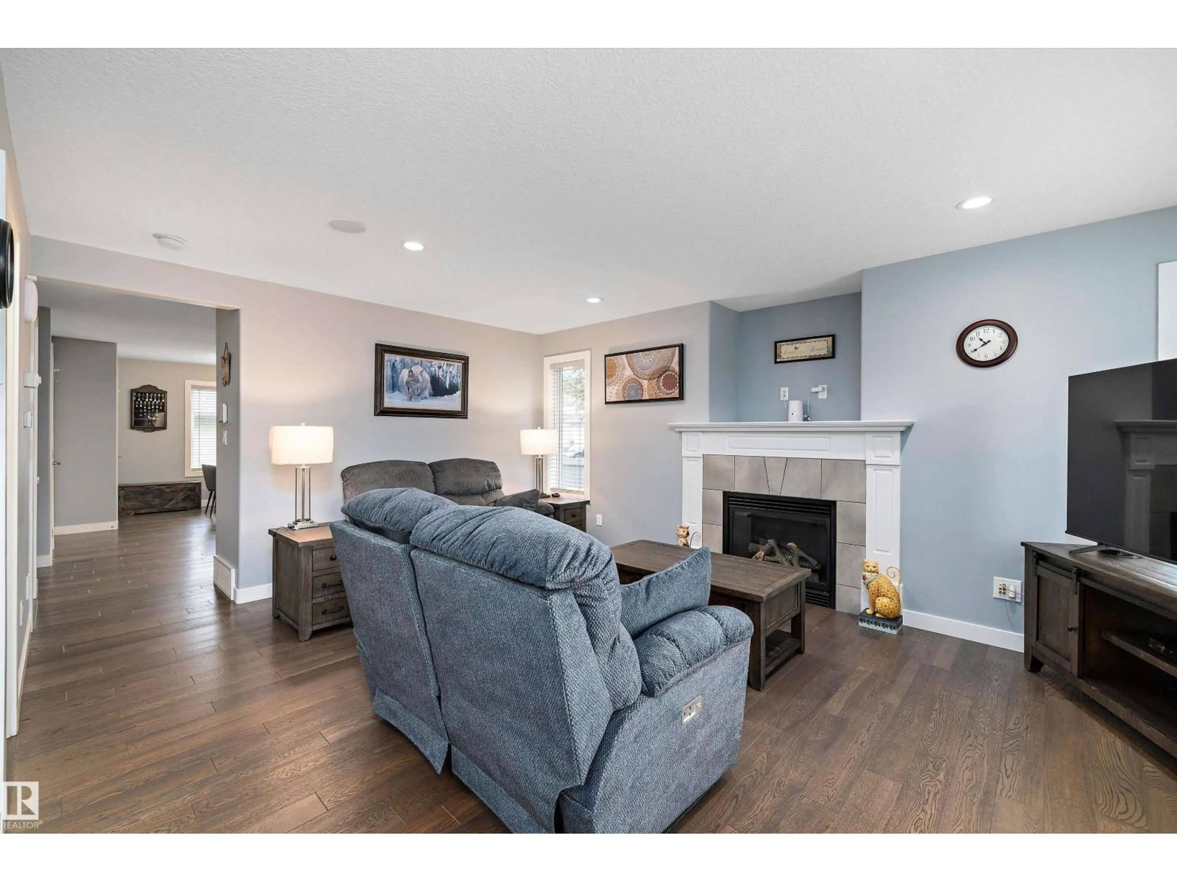 Living room with furniture, unknown for 2 ROSEBERRY LN, Fort Saskatchewan Alberta T8L0P5