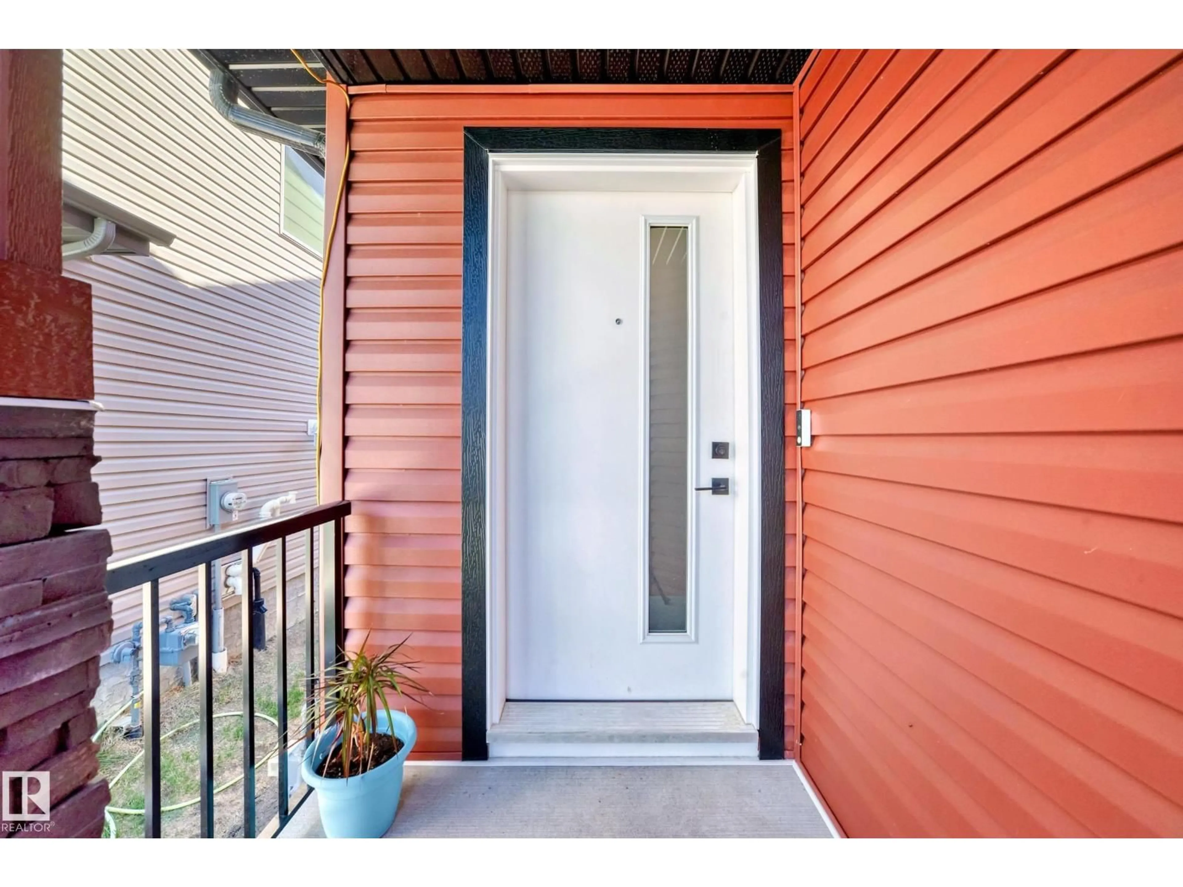 Indoor entryway for 563 KLEINS CR, Leduc Alberta T9E1J4