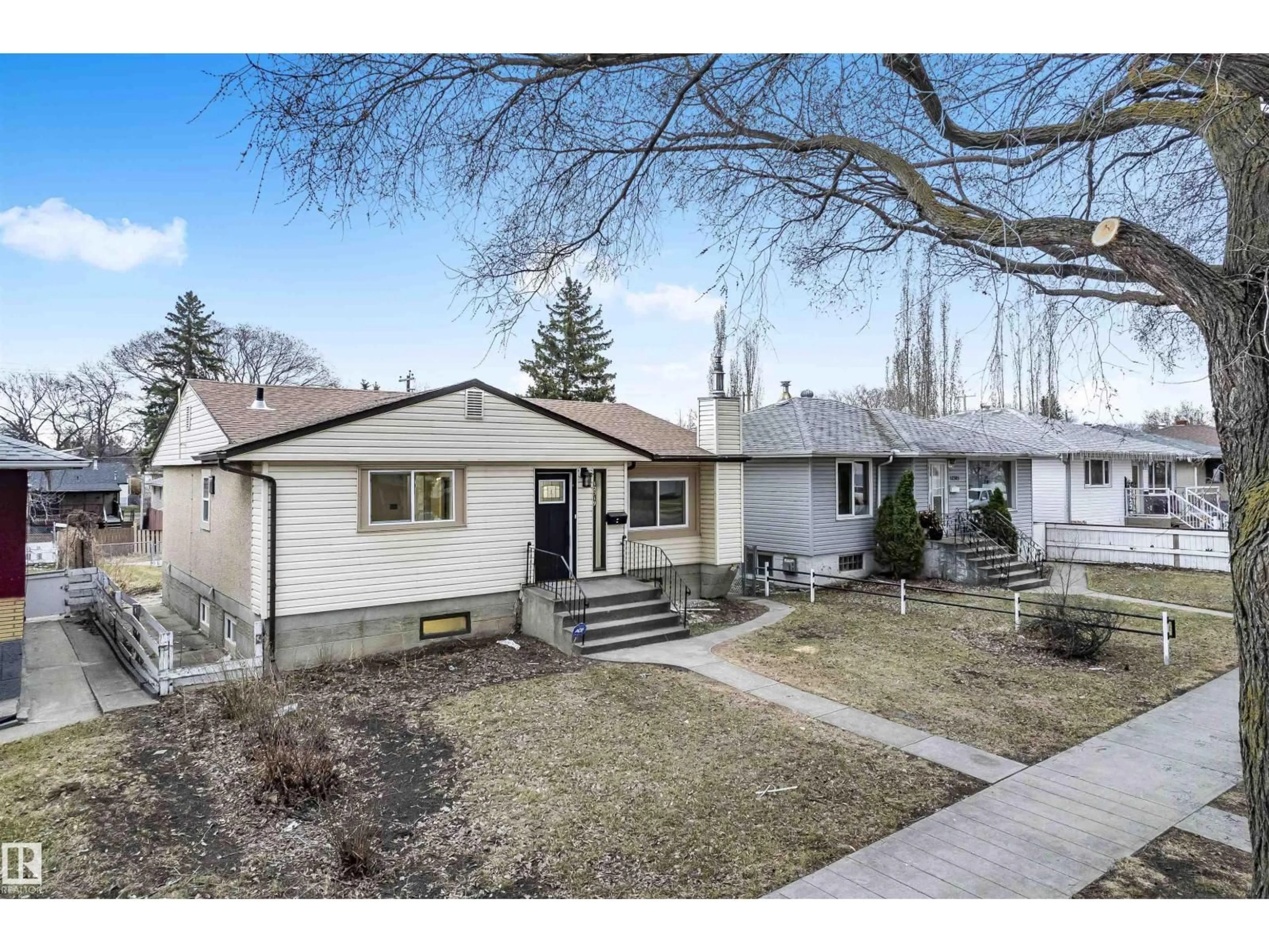 Unknown for 12319 96 ST, Edmonton Alberta T5G1W4
