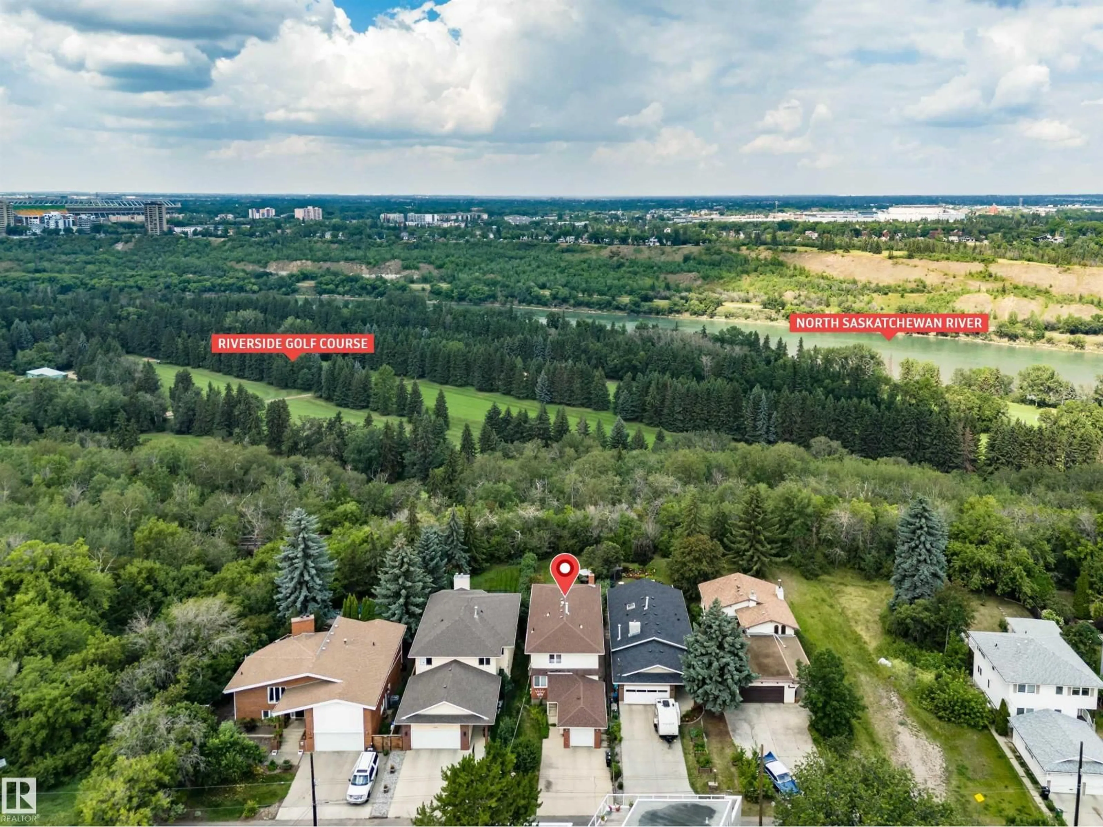 A pic from outside/outdoor area/front of a property/back of a property/a pic from drone, forest/trees view for 8212 ROWLAND RD, Edmonton Alberta T6A3W9